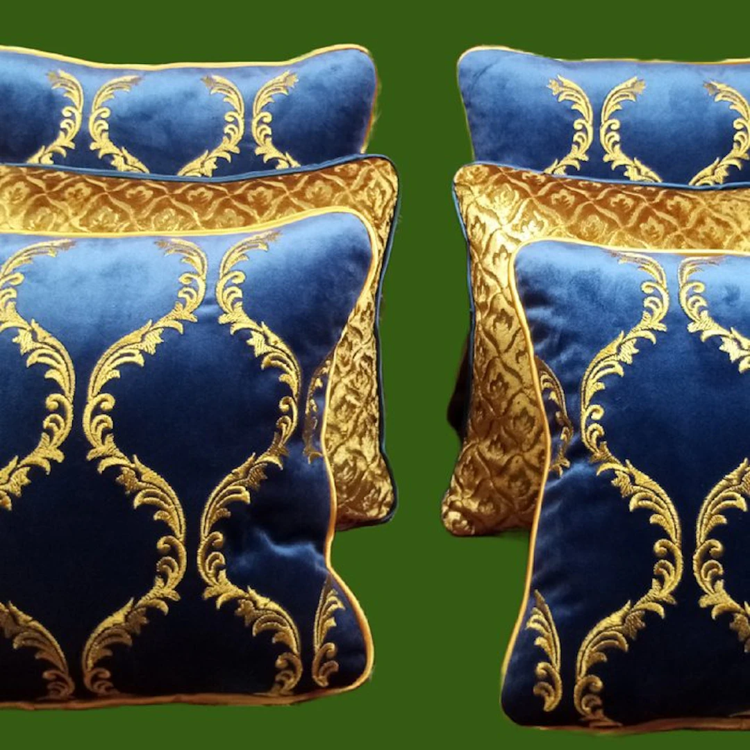 Pillow set: four with Manufatti Toscani fabric and two with luxury velvet