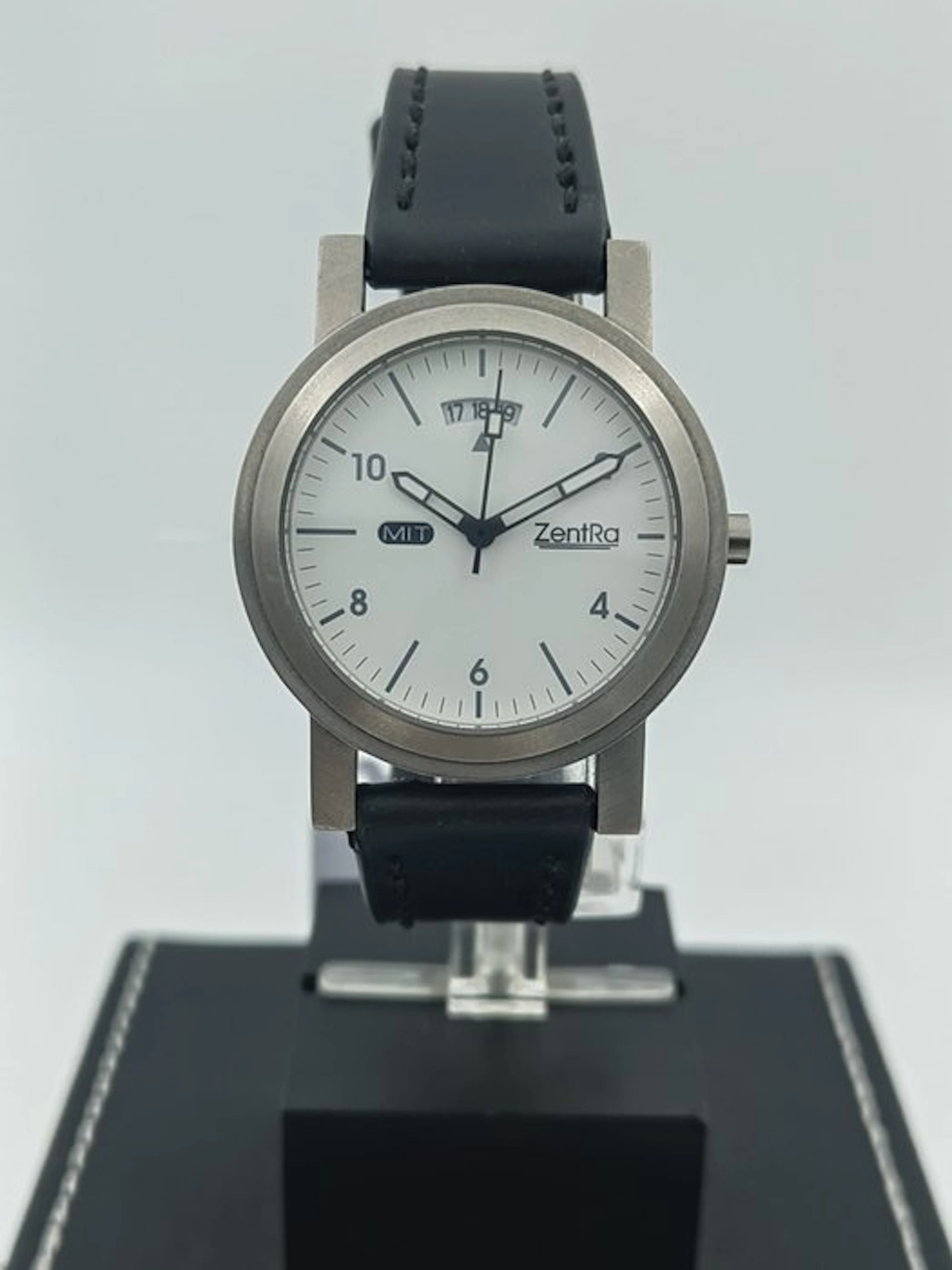 ZentRa - QUARTZ - No reserve price - Men - 1990-1999