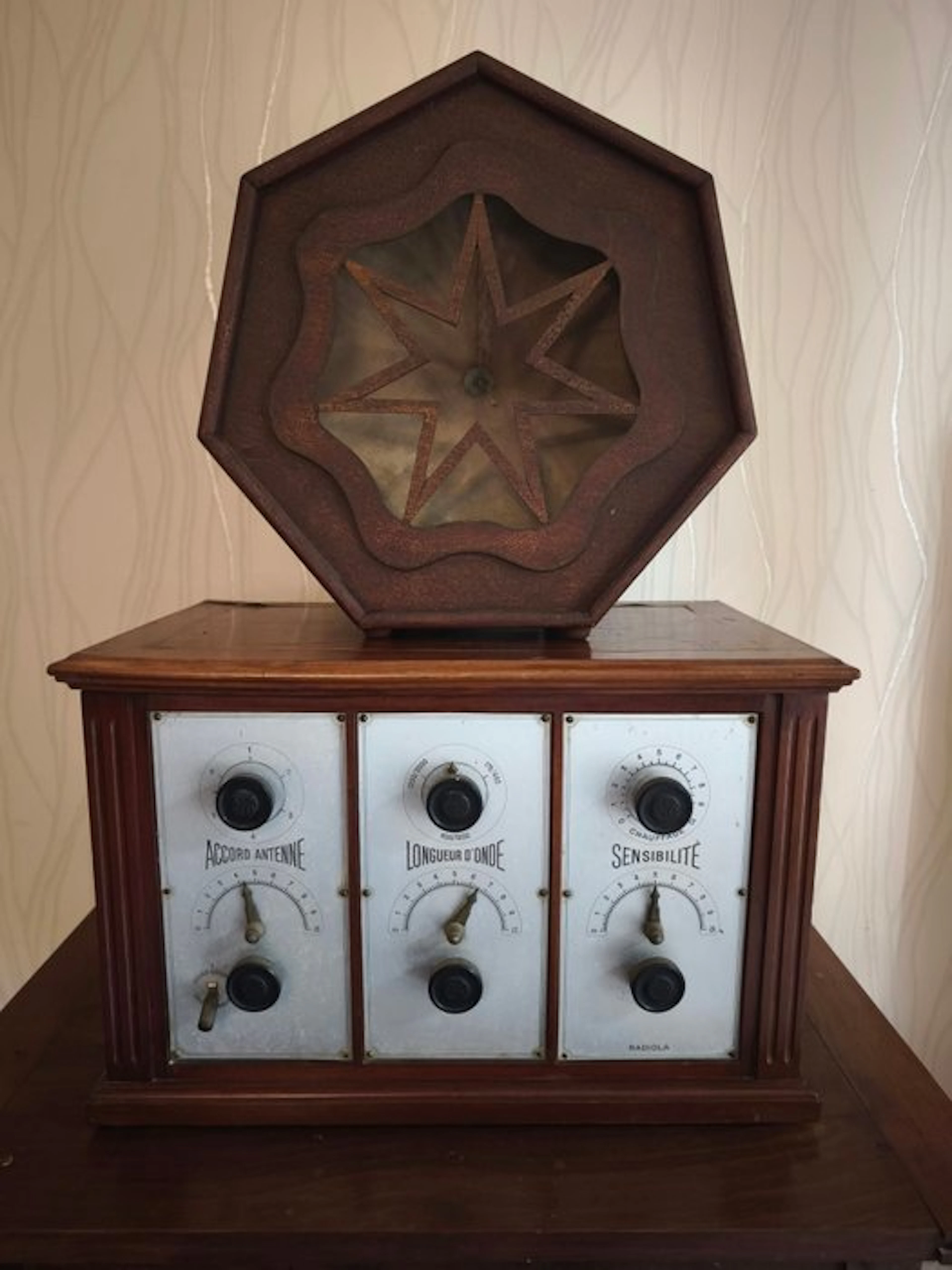 Radiola - Type SR4 Tube radio
