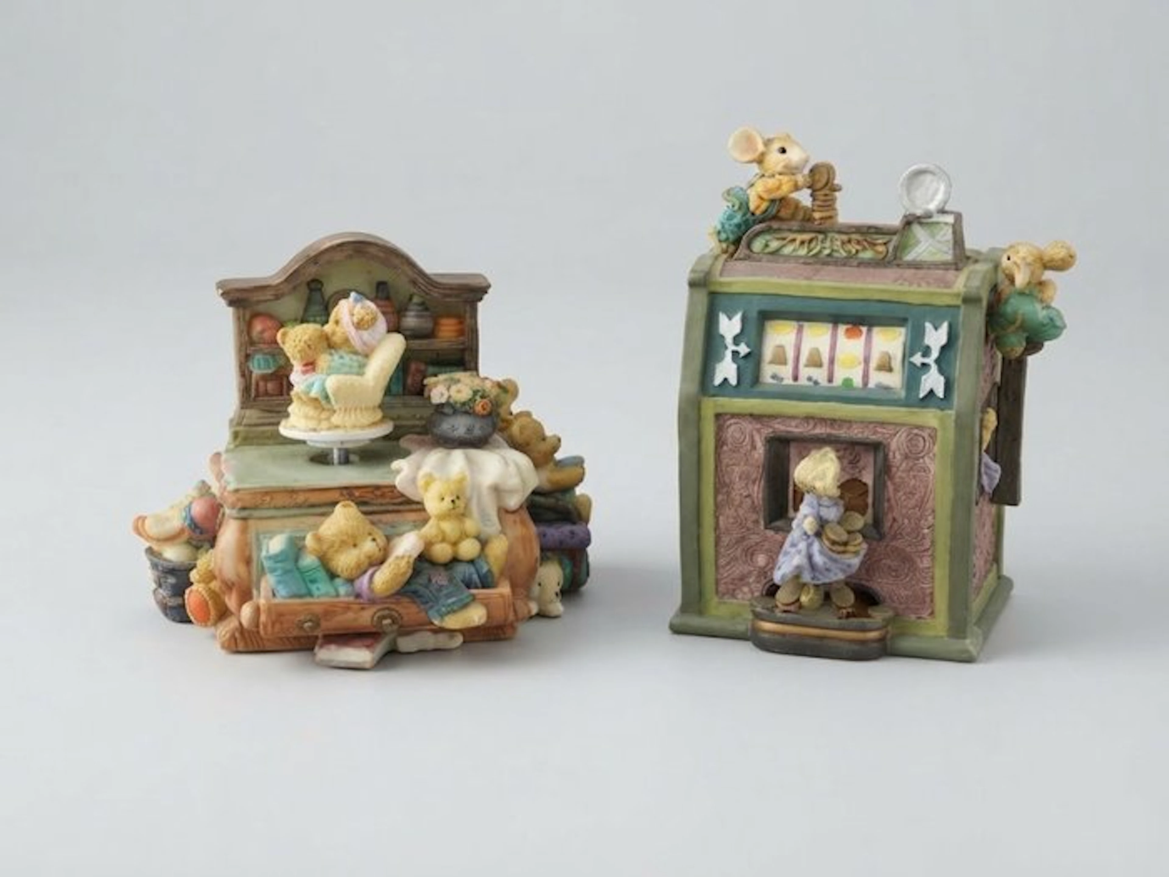 Music box - China - 1990-2000 - 2 decorative music boxes