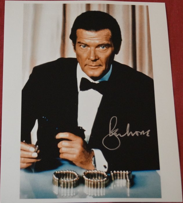 James Bond 007: Octopussy - Roger Moore (+) is James Bond 007 - autopgraph
