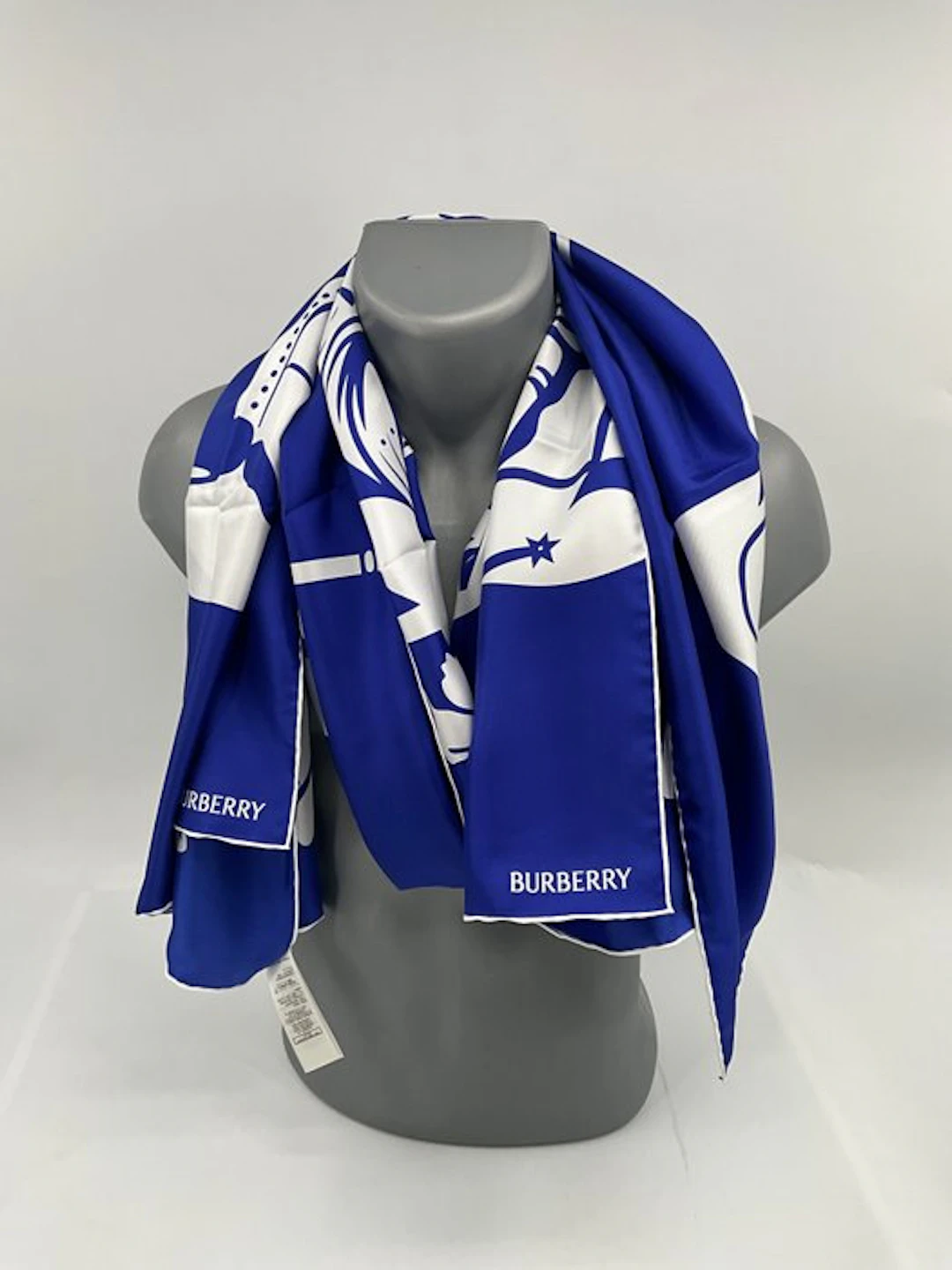 Burberry - 198 cm 68 cm / Majestueuse - Scarf