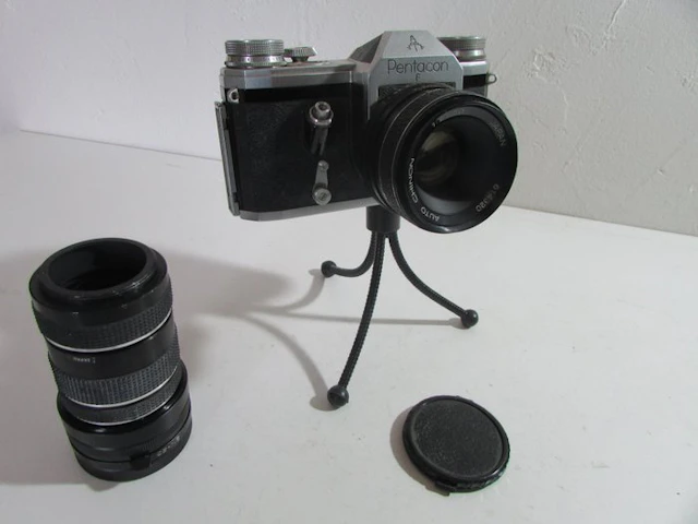 Pentacon F + Auto Chinon 1 : 2 / 50 mm Single lens reflex camera (SLR)