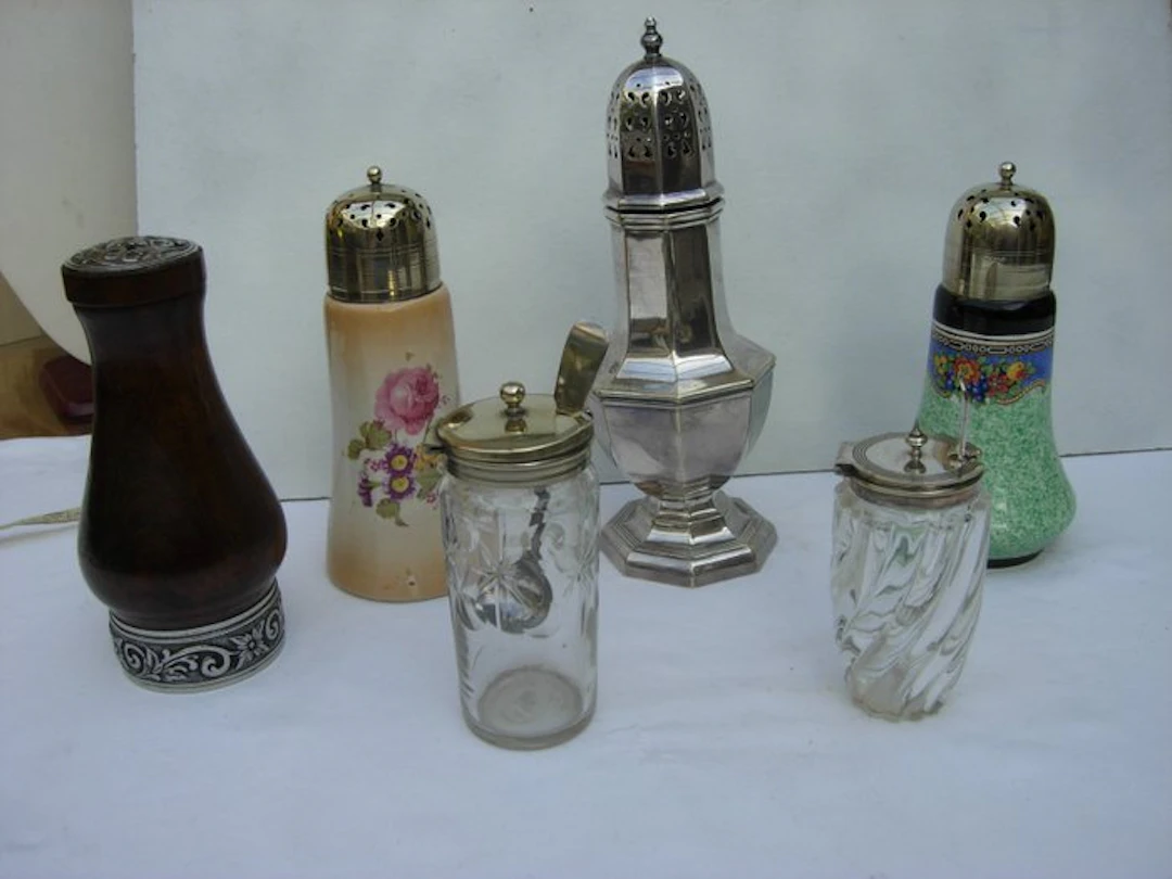 Sugar sifter (6) - Earthenware