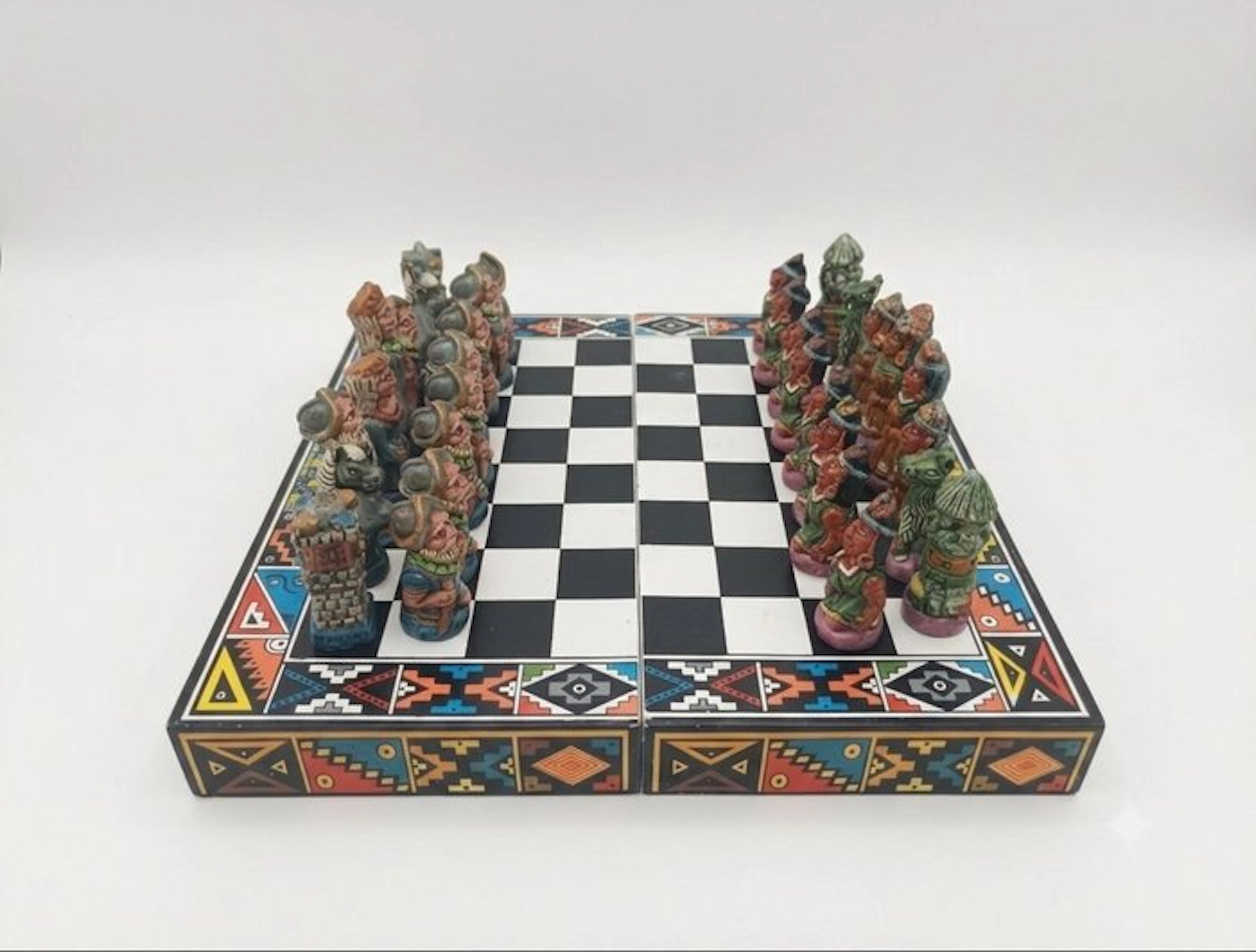 Chess set - Ajedrez de Incas vs. Conquistadores Españoles