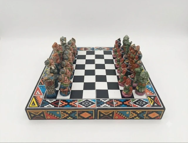 Chess set - Ajedrez de Incas vs. Conquistadores Españoles
