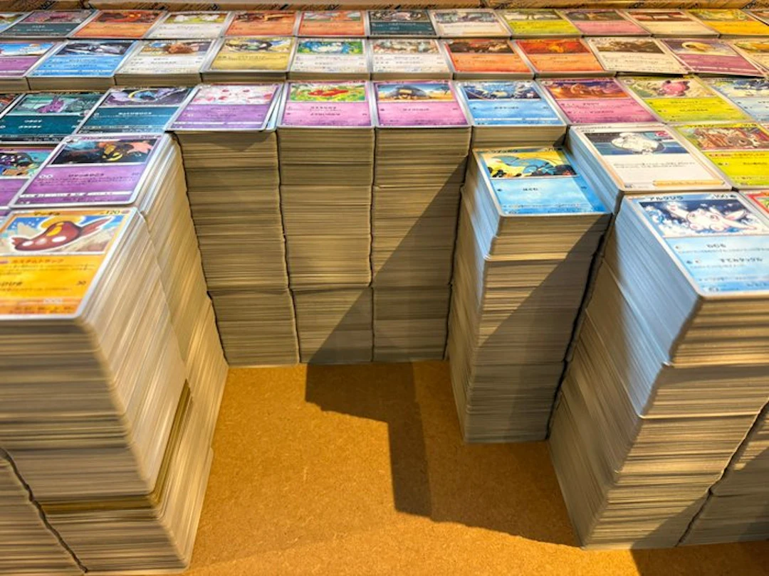 Pokémon - 2500 Bulk cards - Various sets
