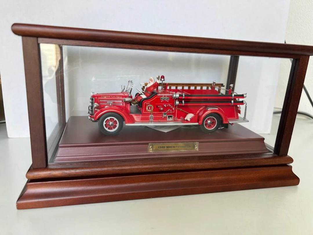 Franklin Mint 1:32 - Model truck - Mack Pumper Brandweerwagen uit 1948