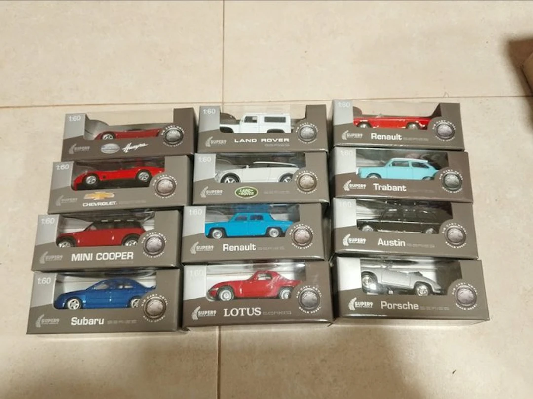 Welly 1:55 - Model car (12) - Renault Trabant Lotus Subaru - Super 9