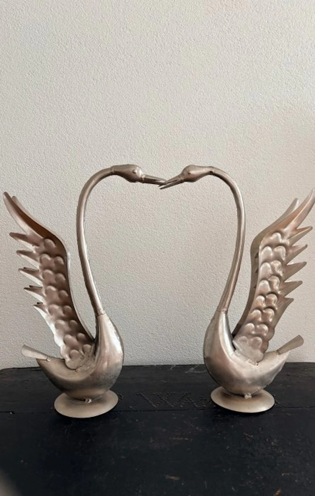 Sculpture, Een paar zwanen - 46 cm - Metal