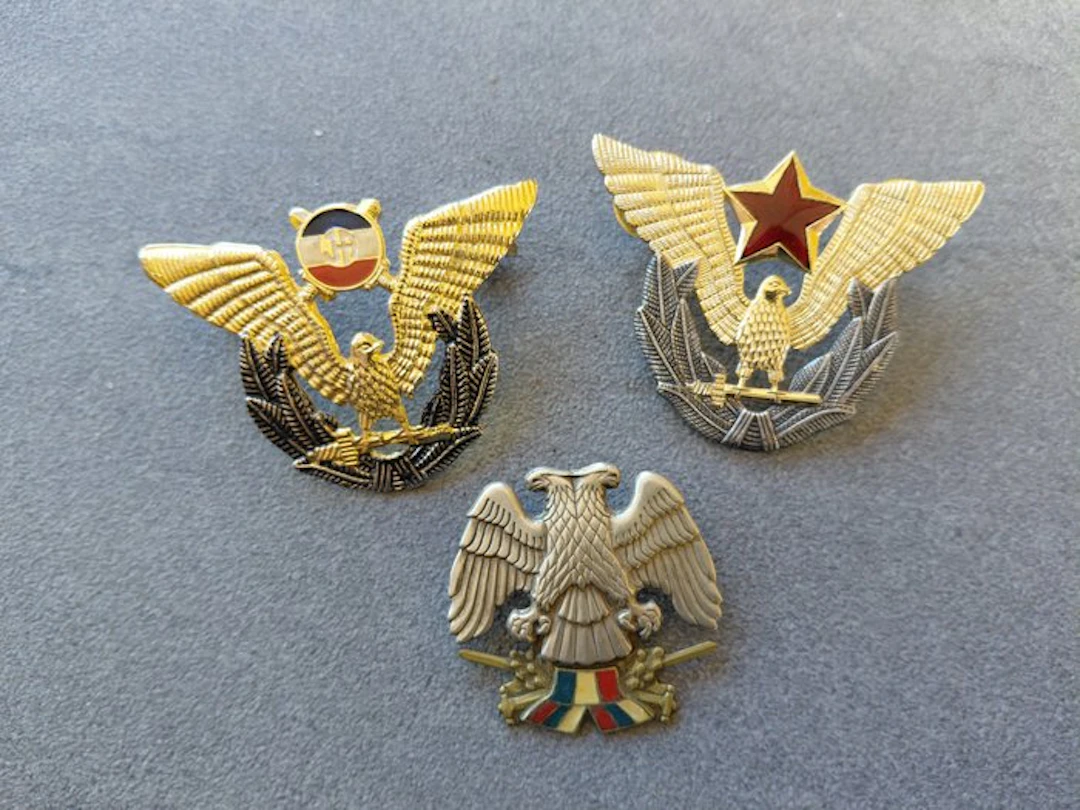Yugoslavia - Military uniform - Lot of Yugoslav cap badges