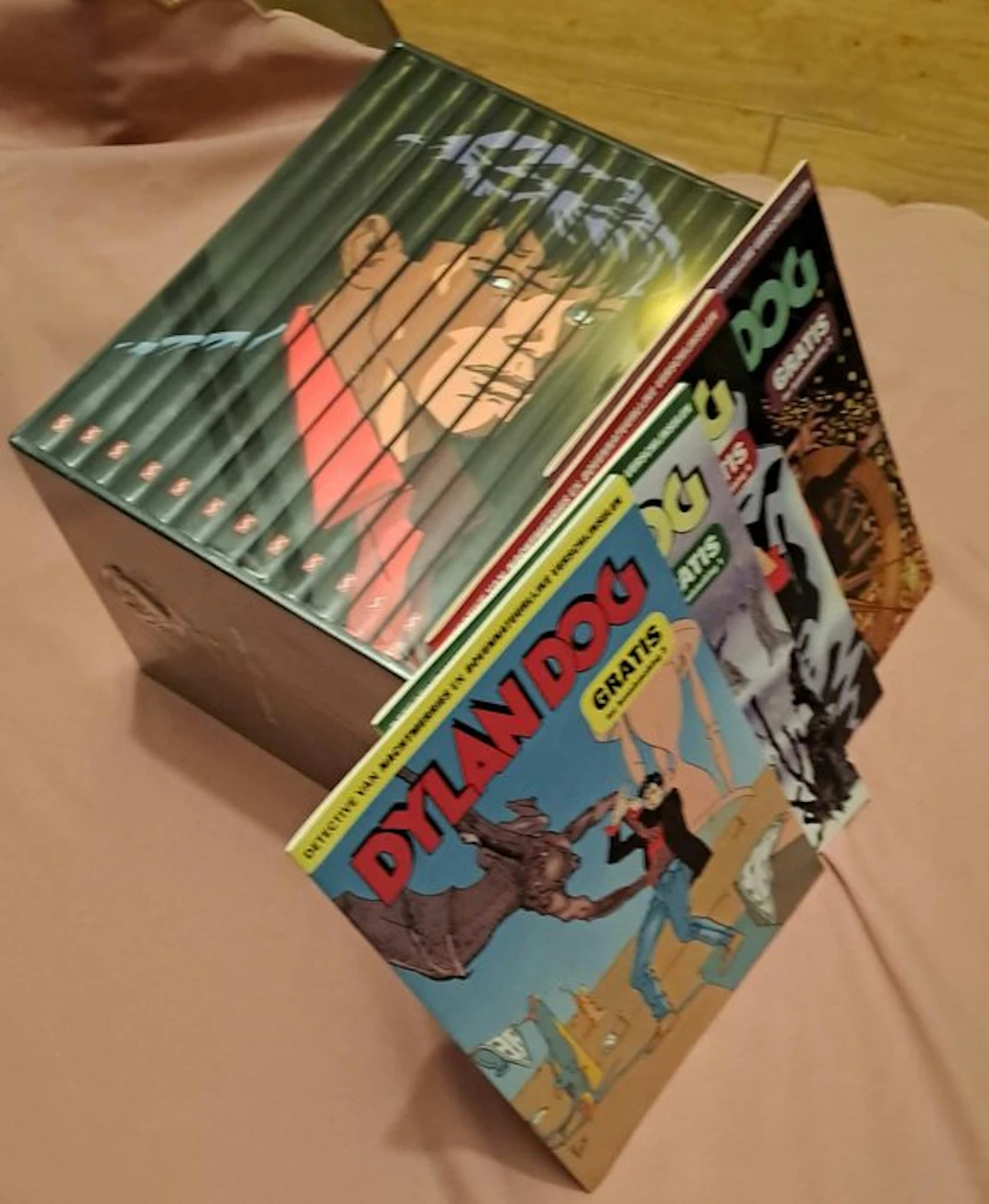 Dylan Dog - HC in box (in seal) / 4 extra albums - 17 Album - 2010