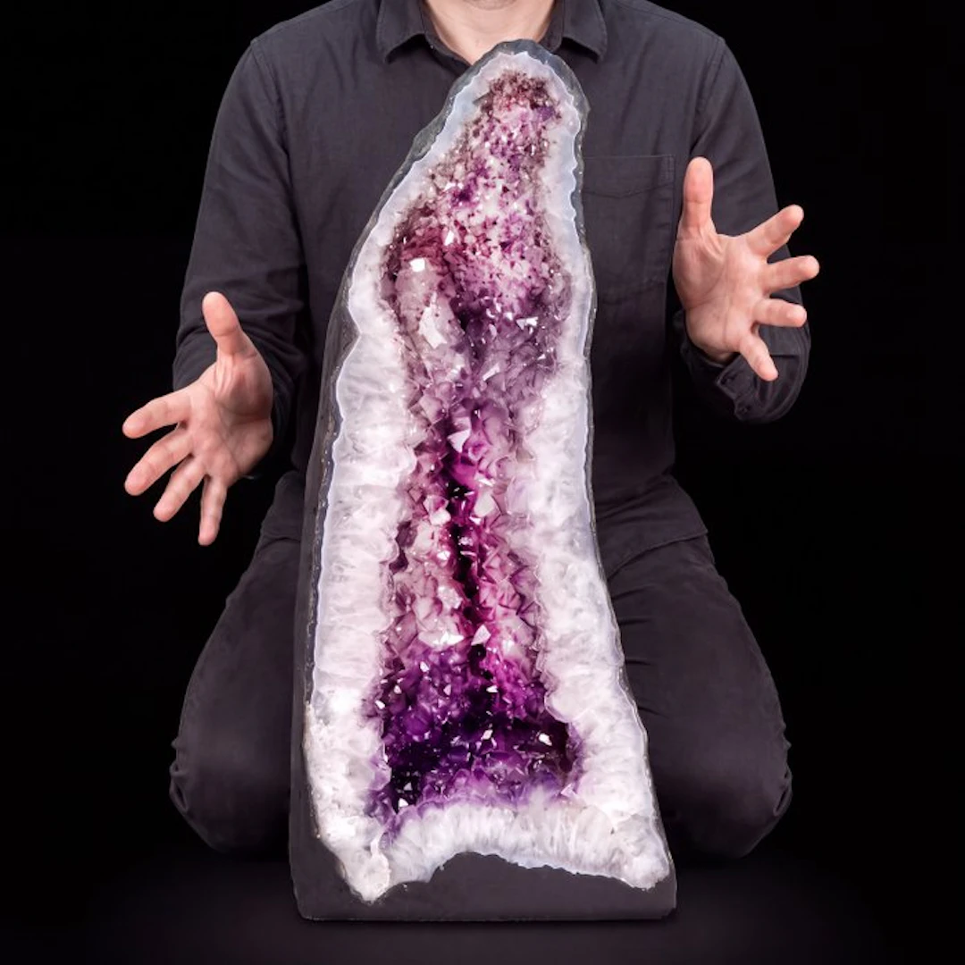 Vivid Amethyst - 49x20x16 cm - Cathedral Geode- 14.3 kg