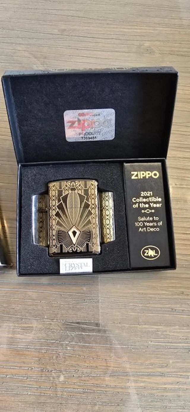 Zippo - Unknown - No reserve price - Pocket lighter - Gold-plated