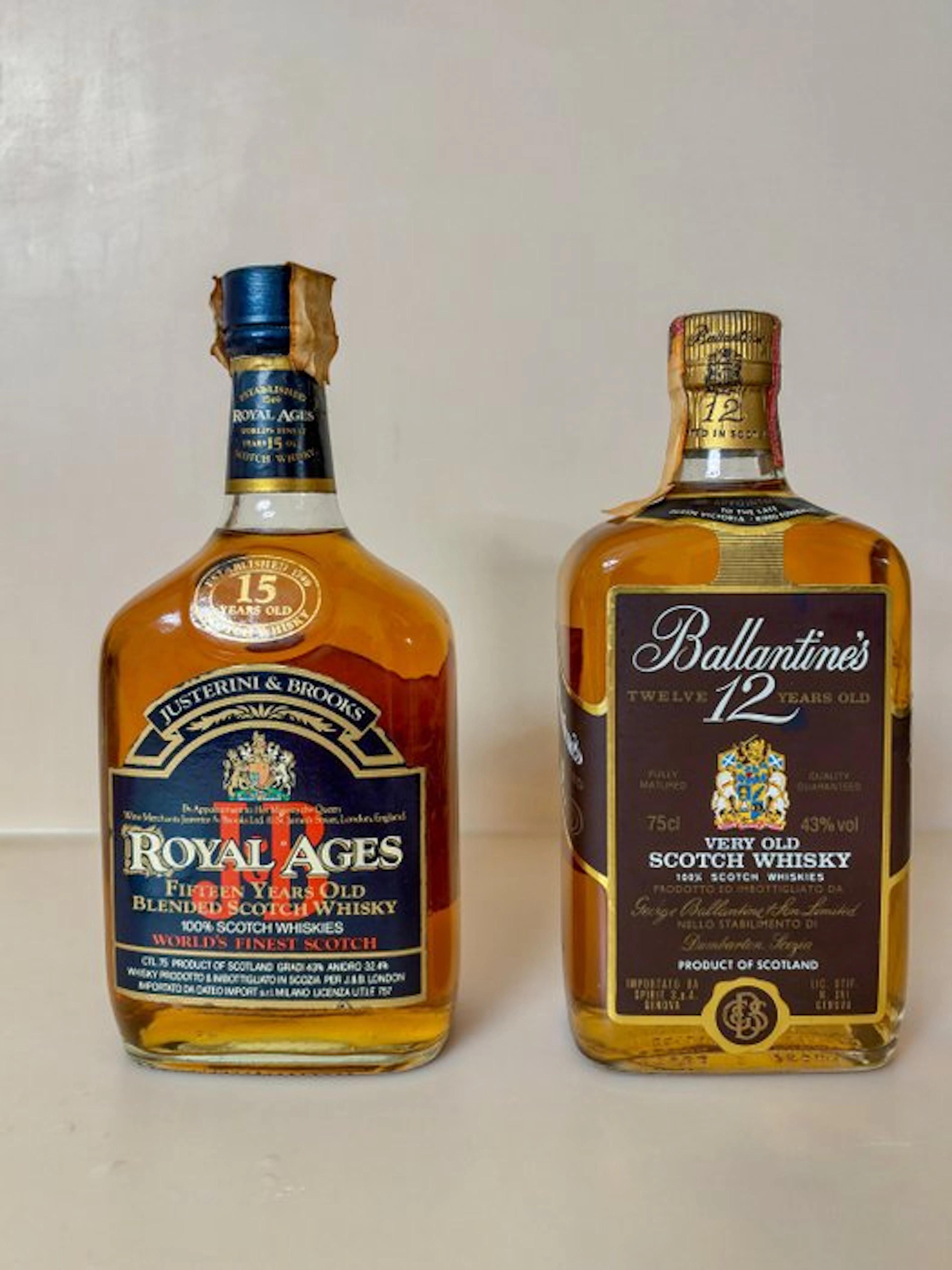 J&B Royal Ages 15yo + Ballantine's 12yo - b. 1980s - 75cl - 2 bottles
