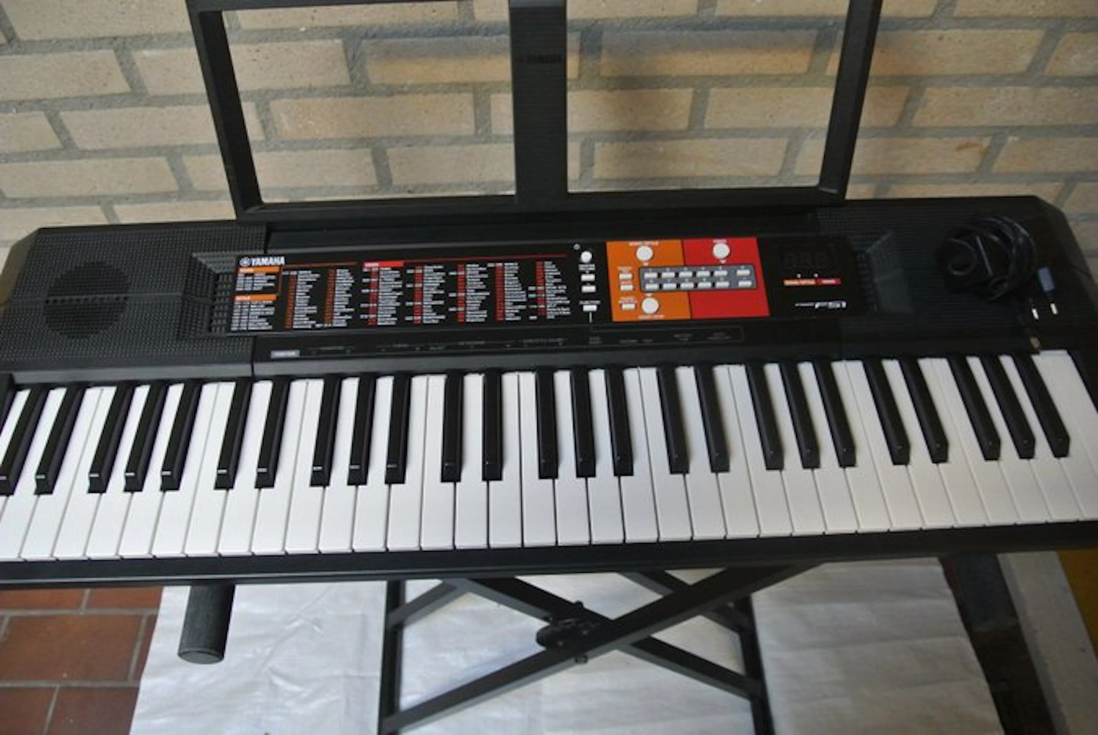 Yamaha - PSR-F51 - - Keyboard-synthesizer - 2010 (No reserve price)