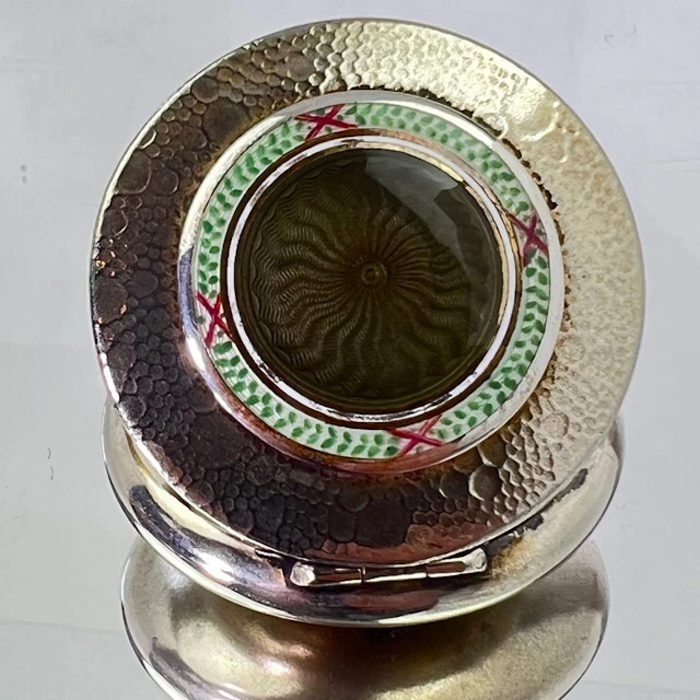 Box - trinket - guilloché - .800 silver - Art Deco hammered