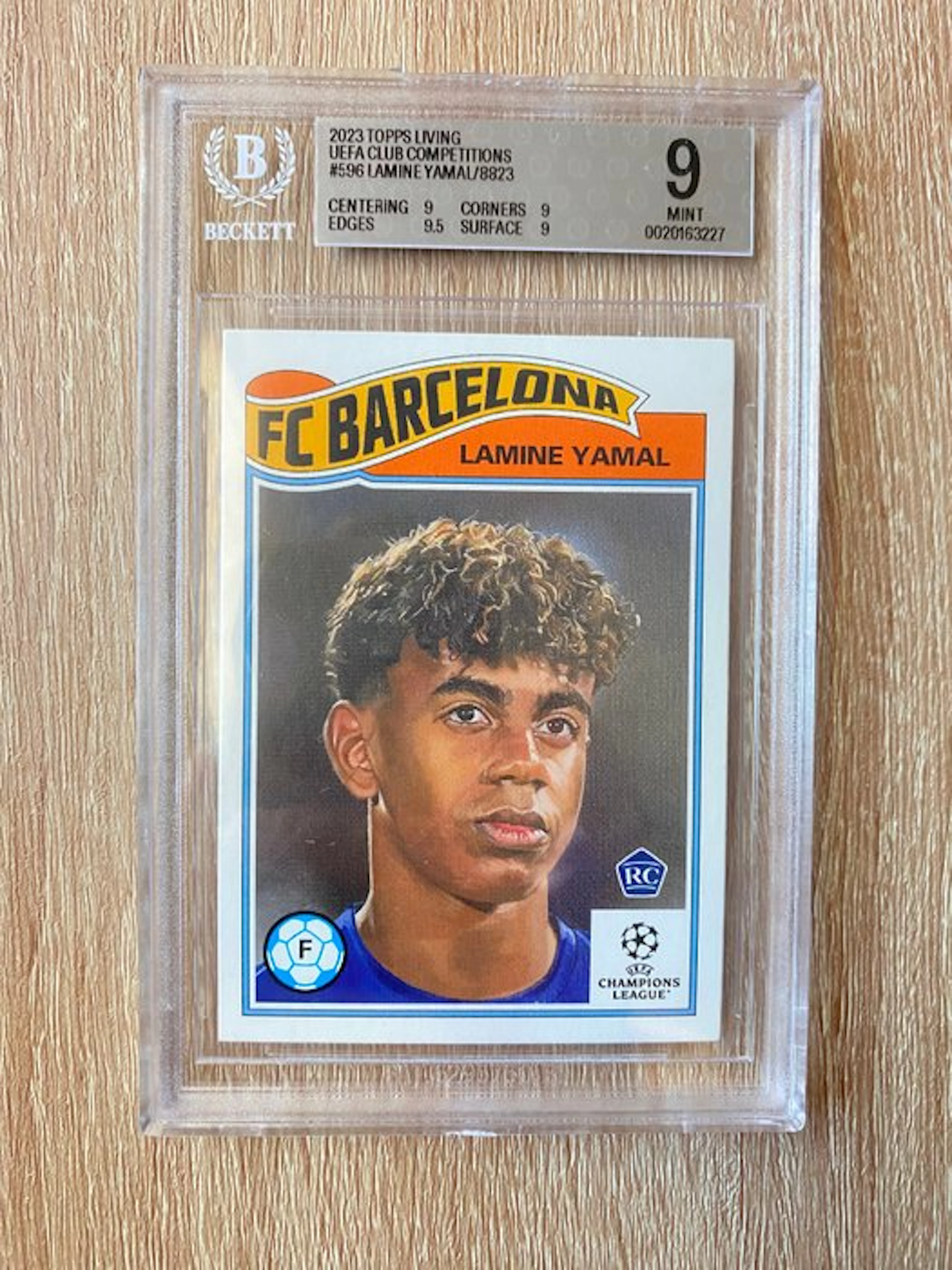 2023/24 Topps Lamine Yamal 596 Rookie card - Beckett 9 Graded card