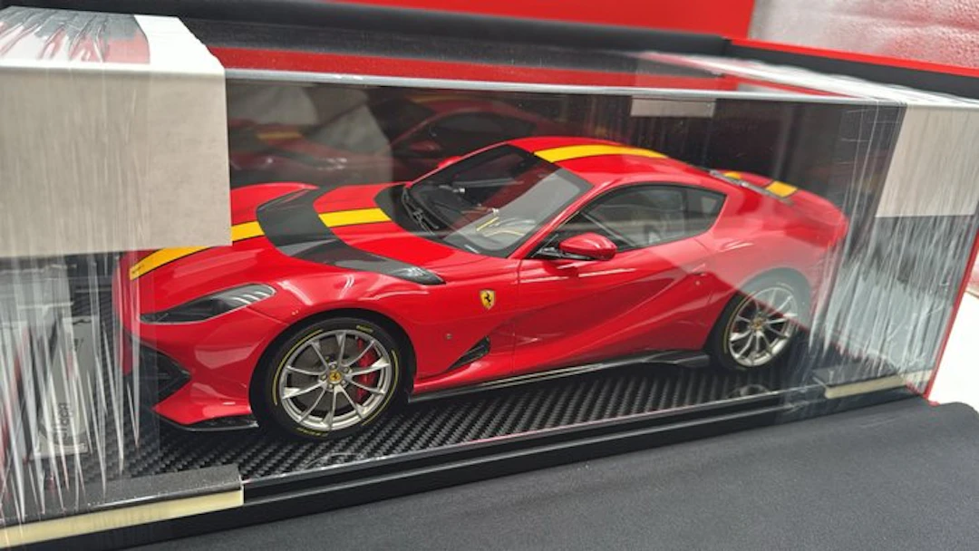 BBR 1:12 - Model car - Ferrari 812 Competizione Rosso Corsa