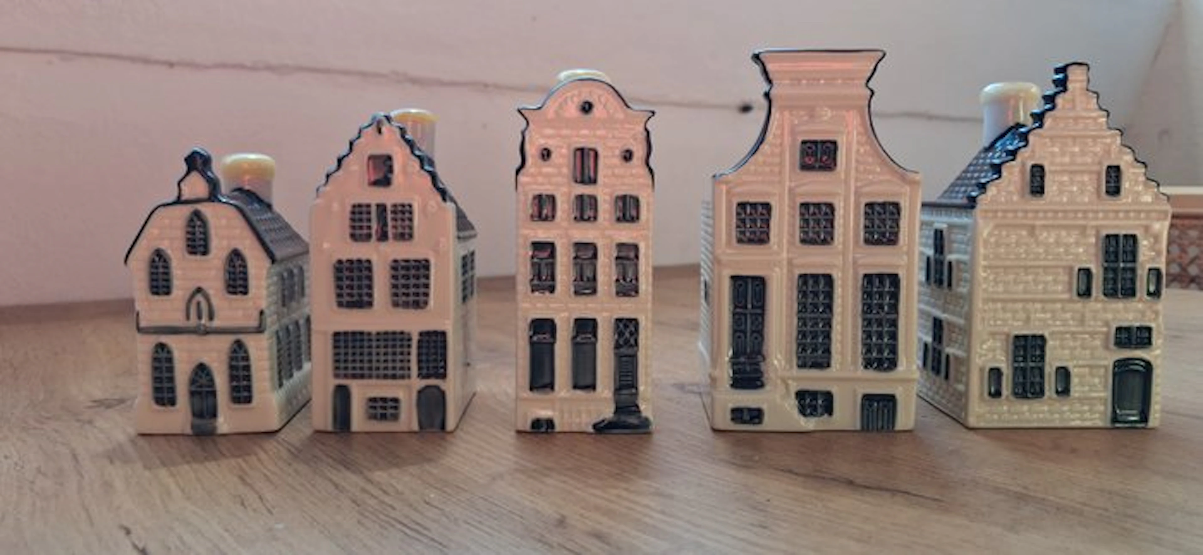 KLM house (5) - DELFT BLUE with the BOLS and seals No