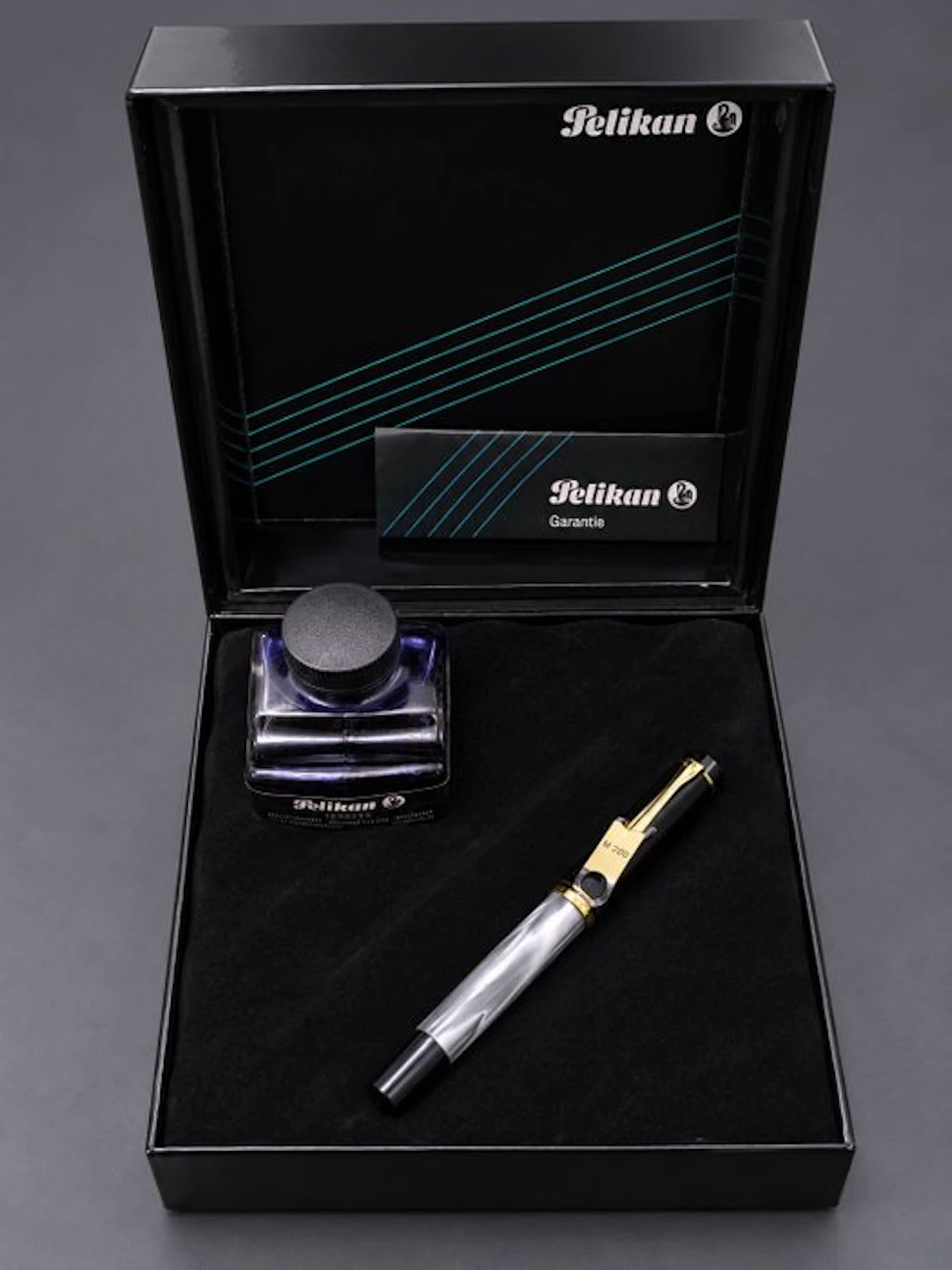 Pelikan - M200 Old Style Silver Pearls Grey Marbled - No...