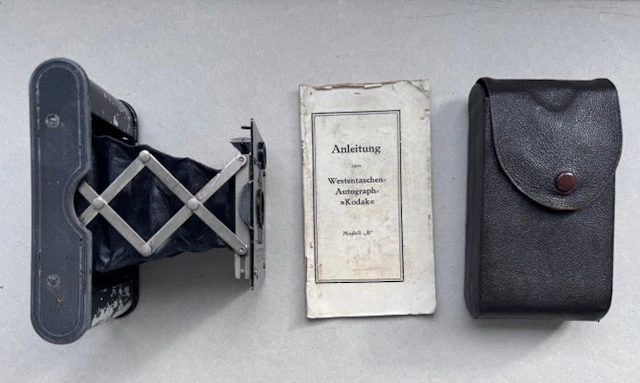 Eastman Kodak Vest Pocket Kodak Model B Analogue folding camera