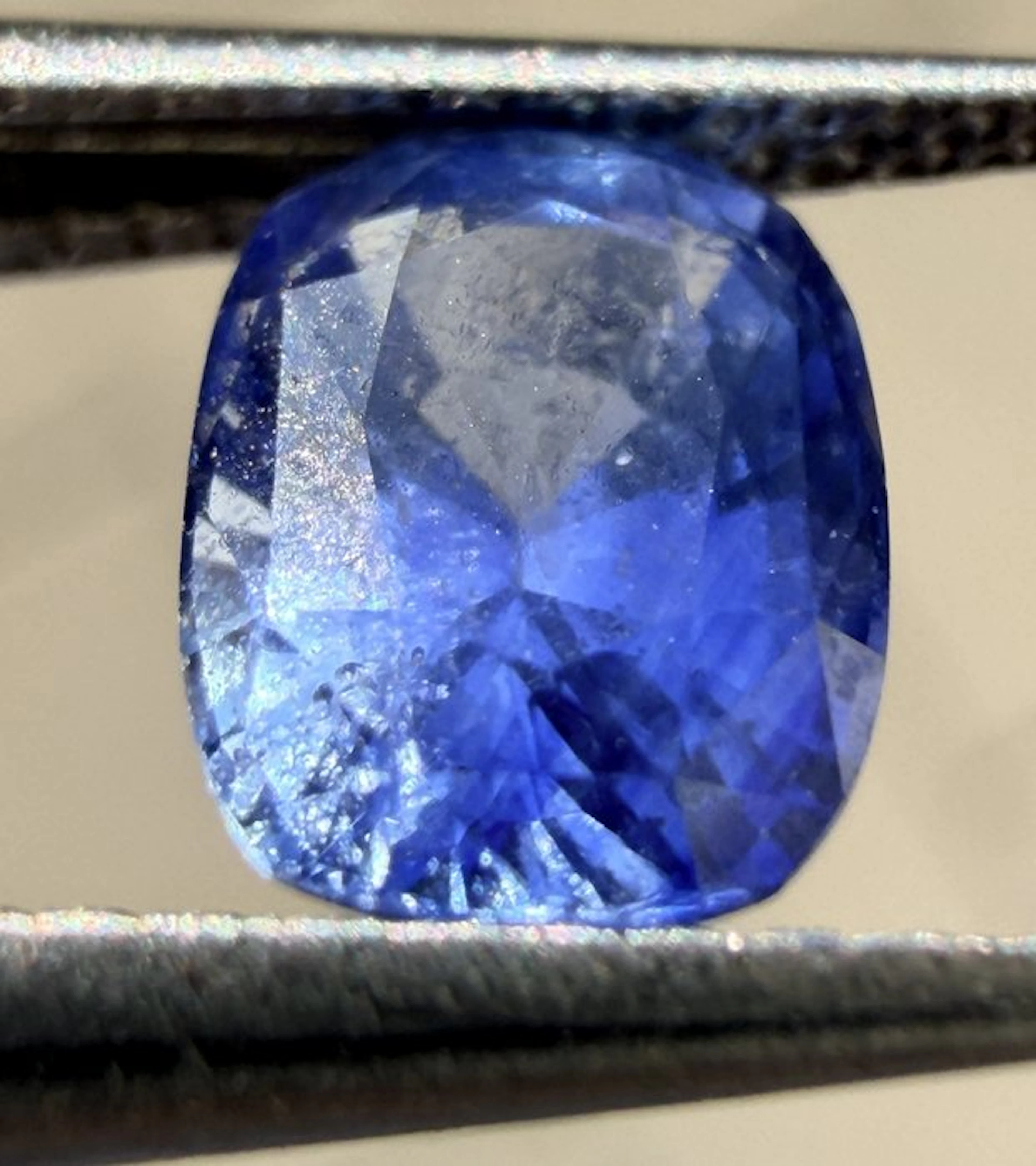 Blue Sapphire - 1.24 ct - Antwerp Laboratory for Gemstone...