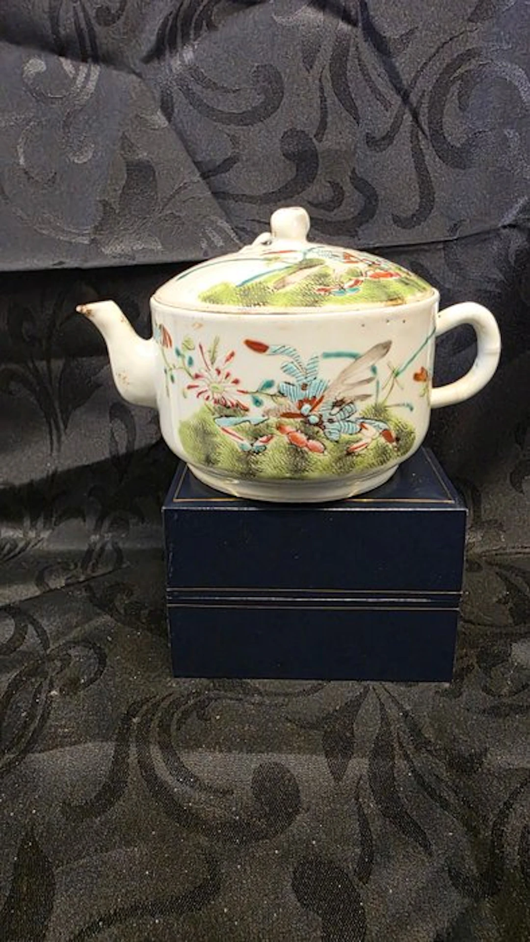 Teapot - Porcelain - Family pink teapot 19th