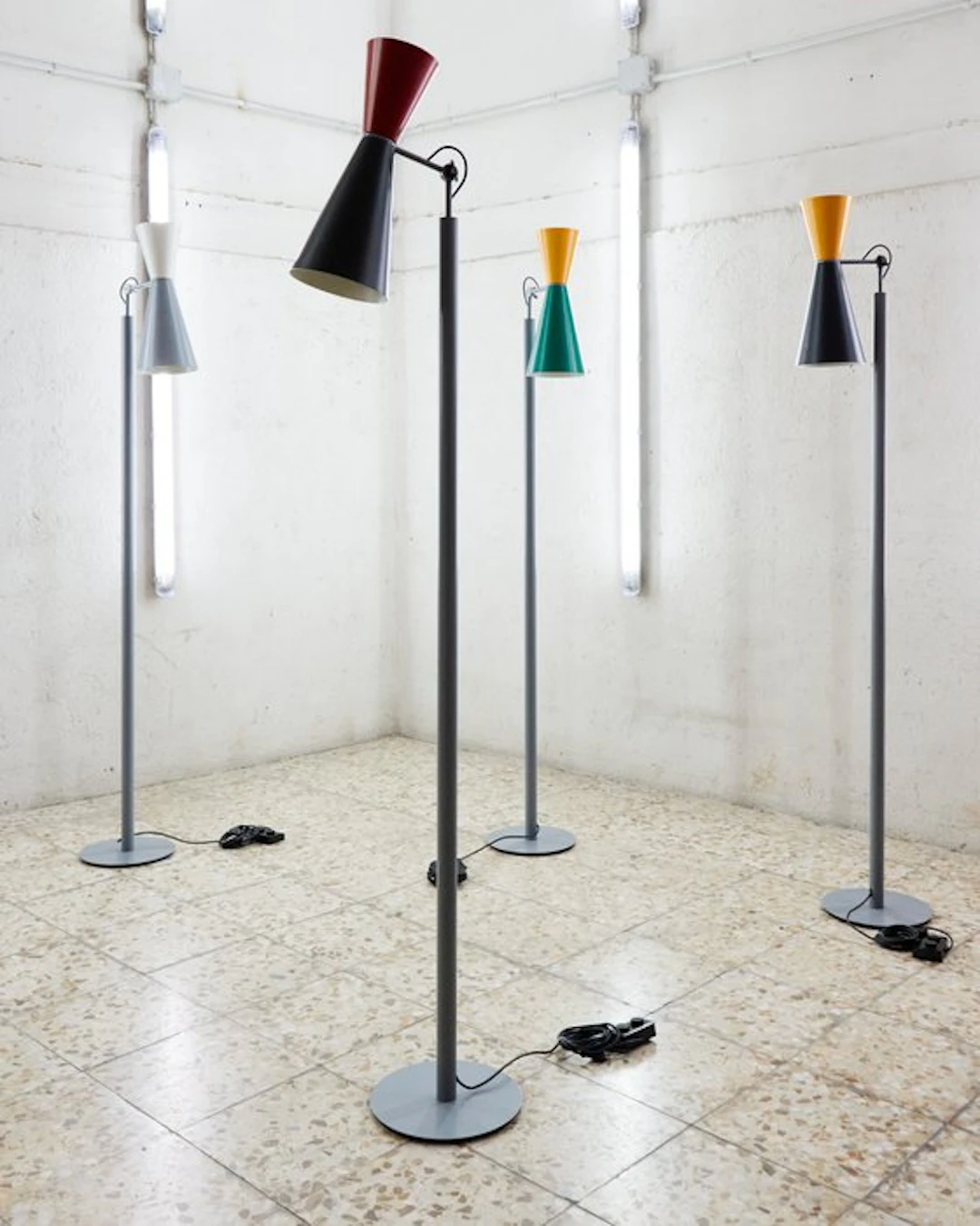 Nemo - Le Corbusier - Floor lamp - Parliament - Steel