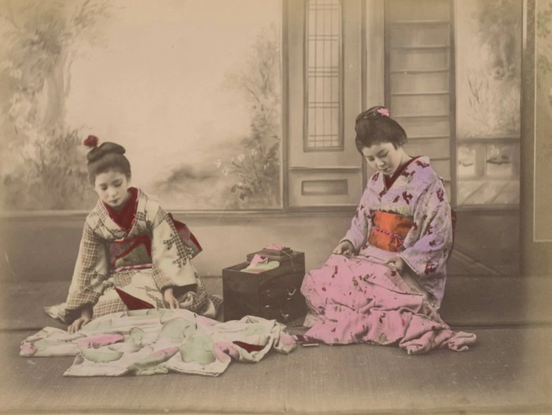 Enami, Farsari, Suzuki, Yokohama School (XIX) - Seamstresses