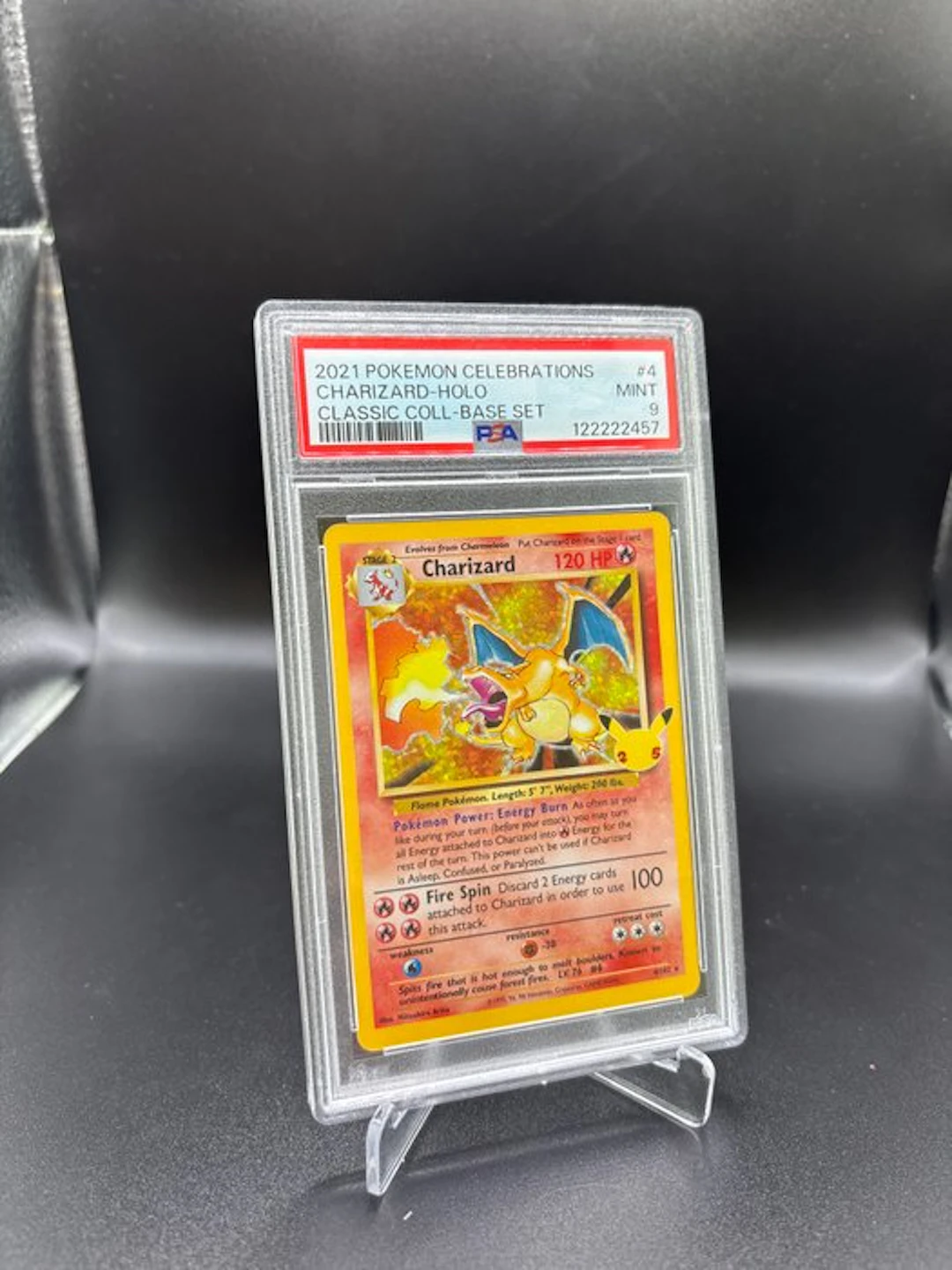 Pokémon - 1 Graded card - Charizard #4 Celebrations Holo - PSA 9