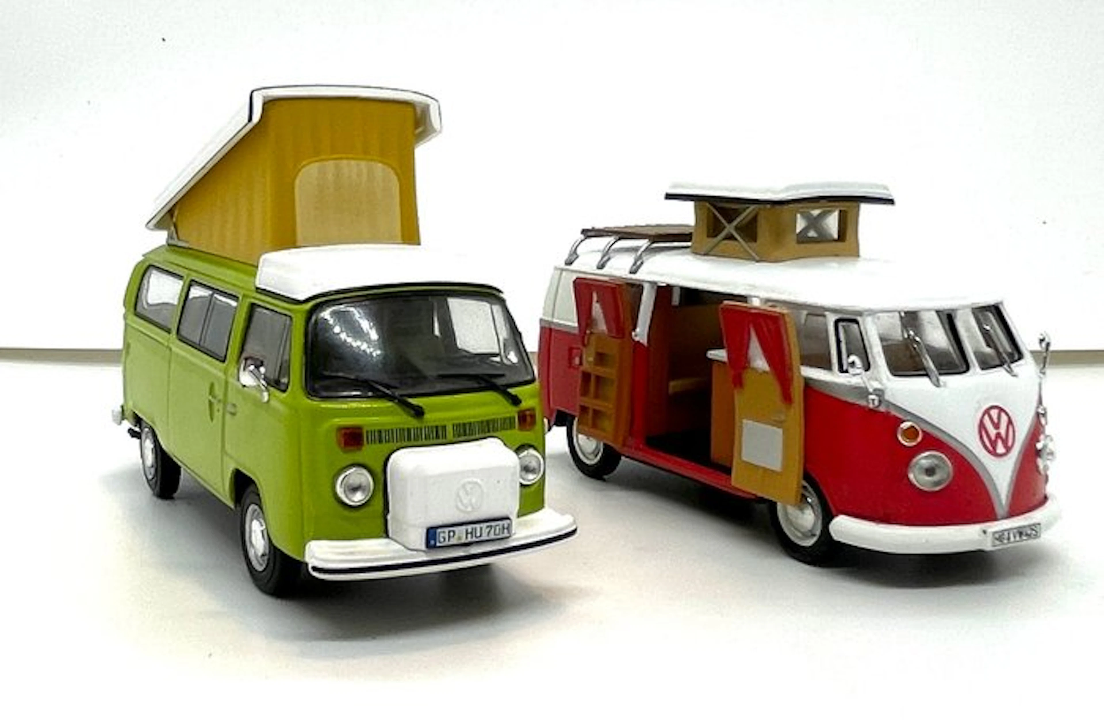 IXO 1:43 - Model car (2) - 2 Volkswagen camperbussen T1 en T2