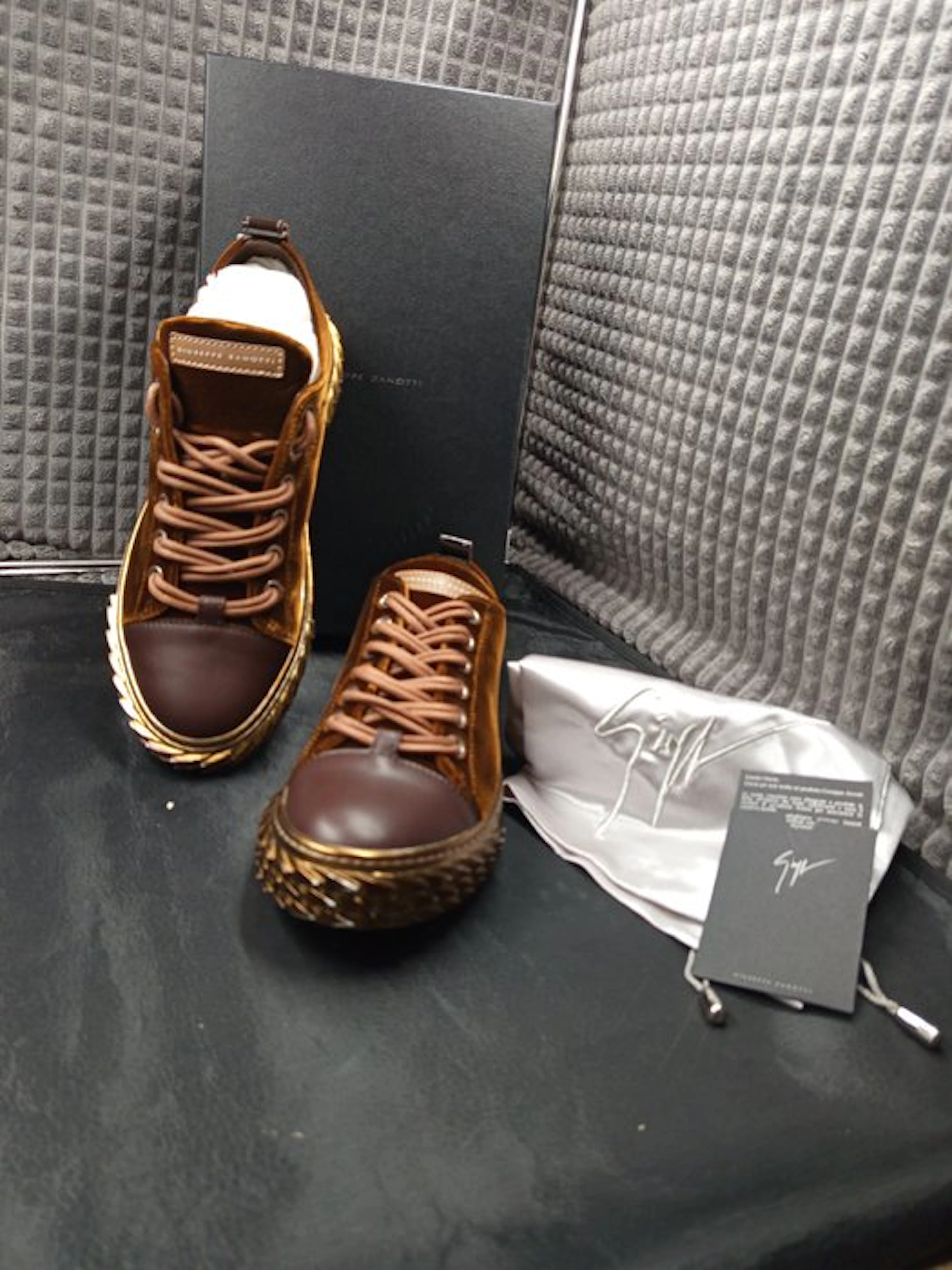 Giuseppe Zanotti - Custom: sneaker in velluto con suola...