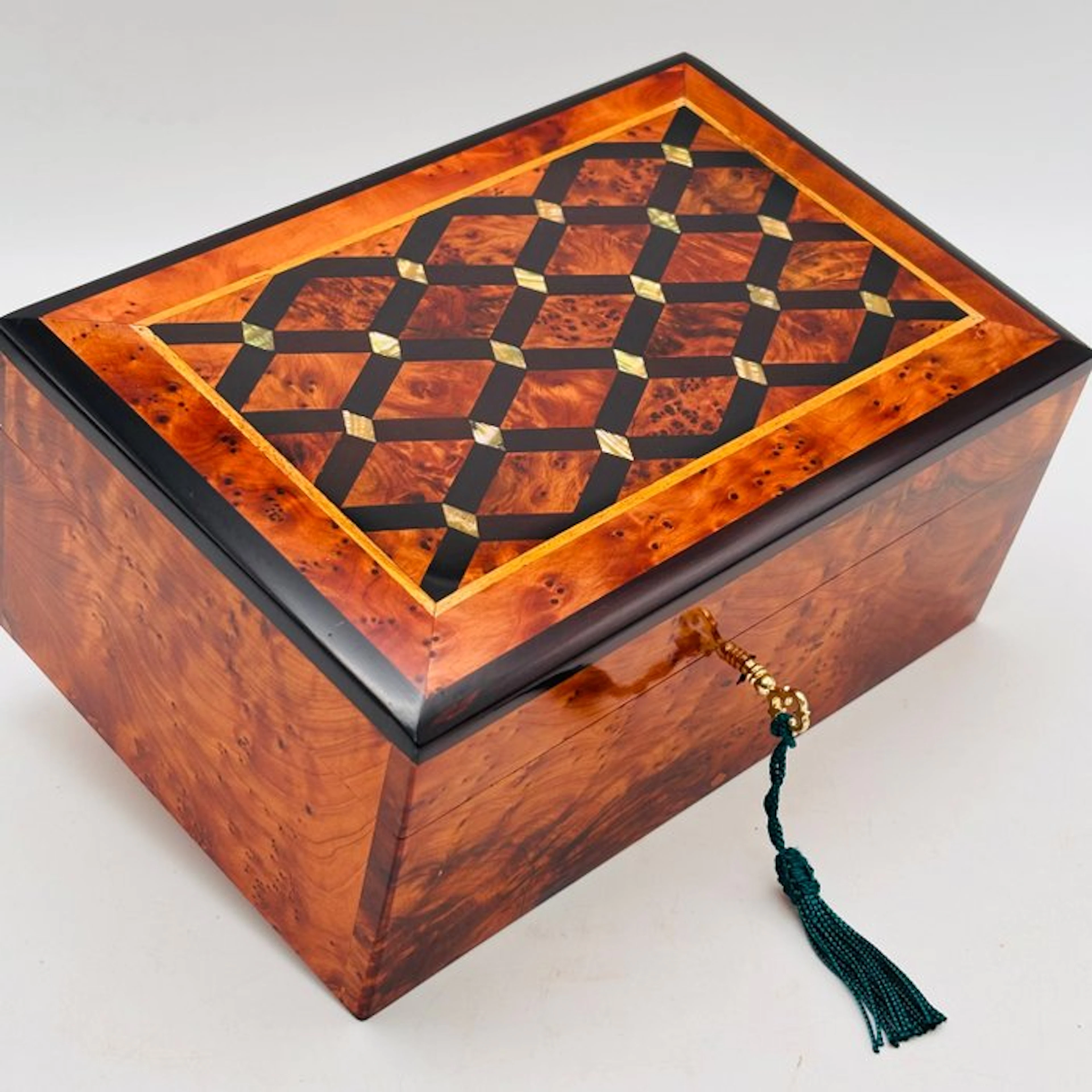 Jewellery box - Thuya wood, Wood, Mother-of-pearl, Marquetry, Tree of Life