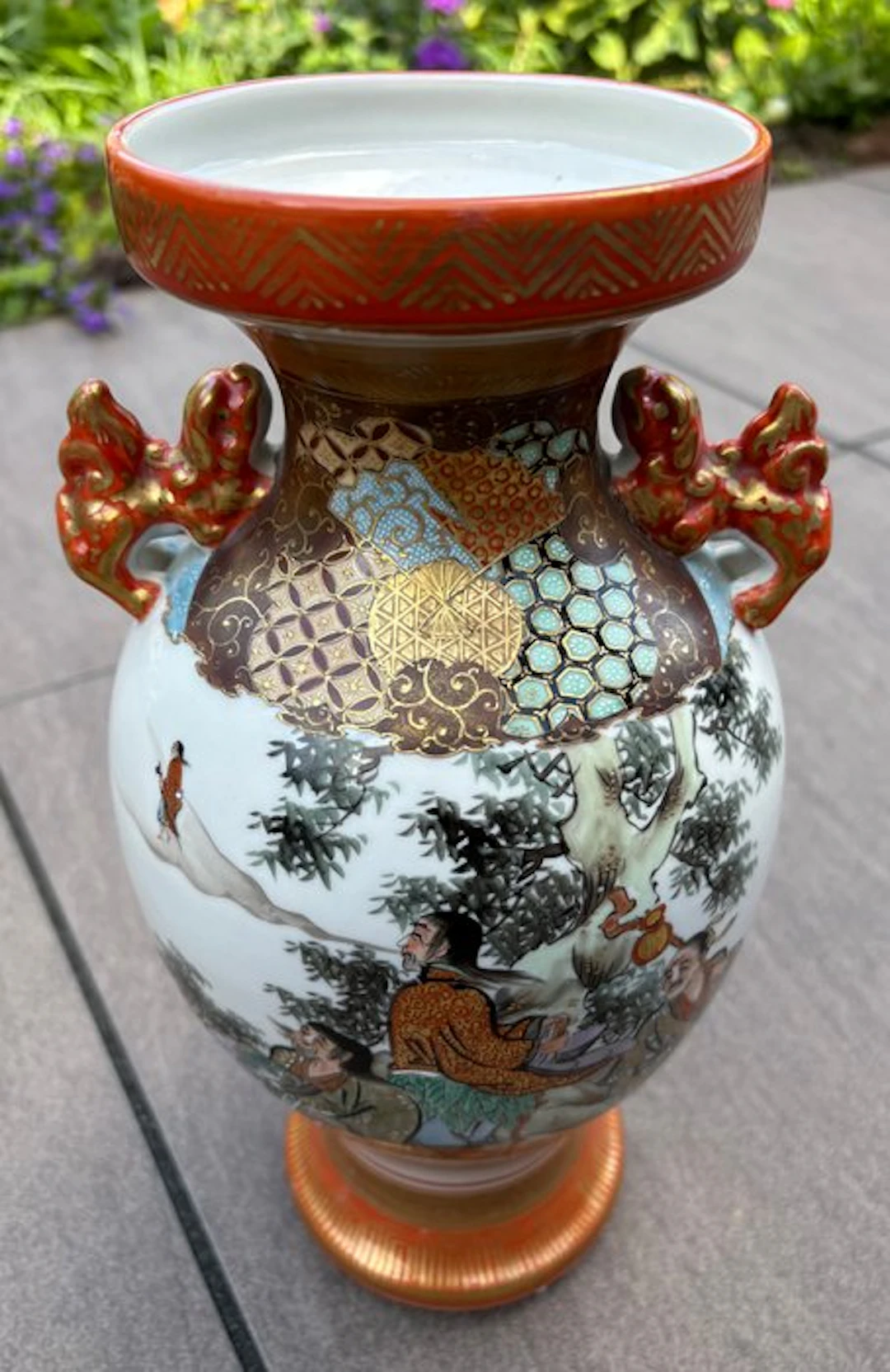 Japanese Satsuma Vase with figural decoration and gilt...