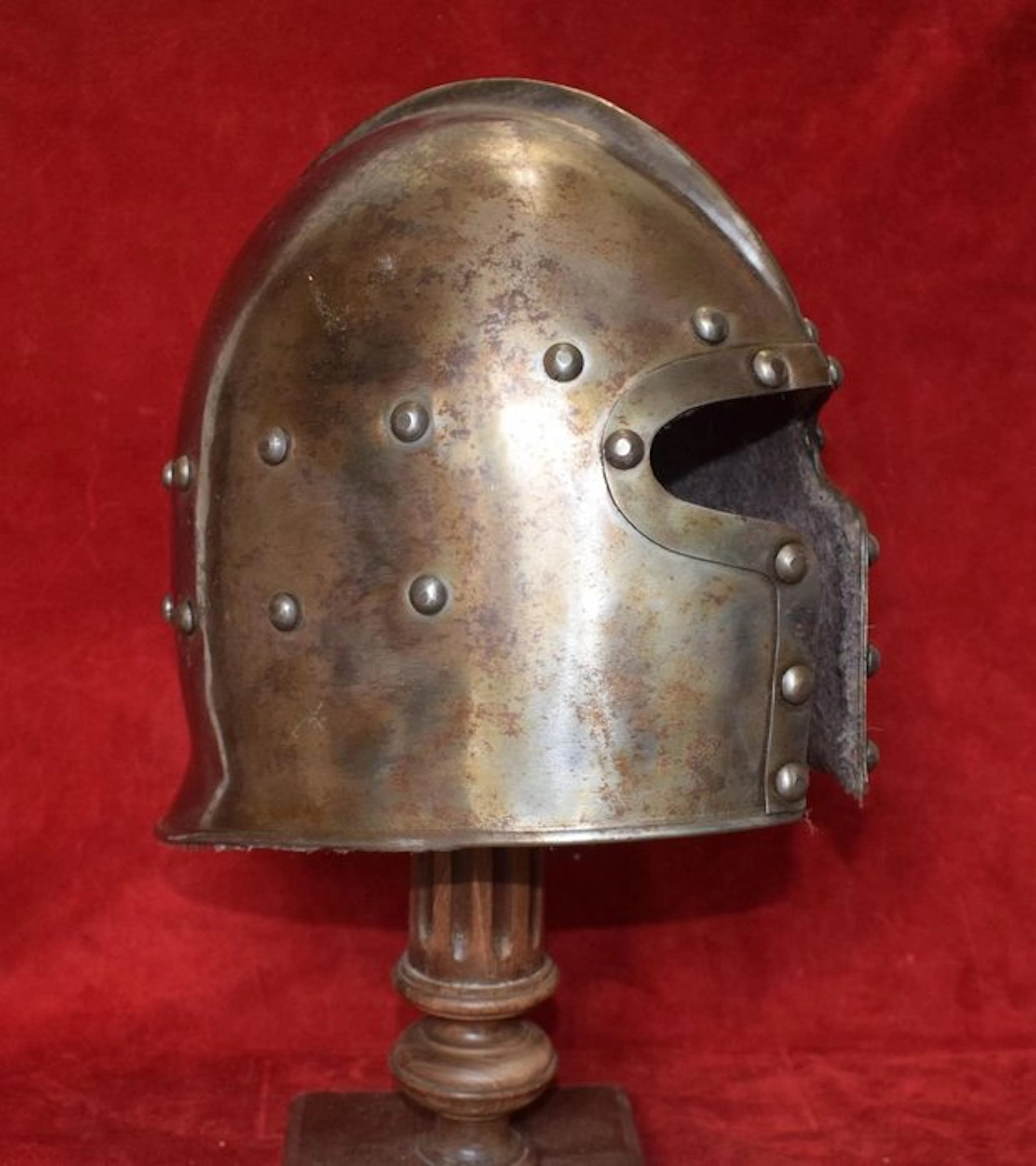 Military helmet - Archer's barbute helmet