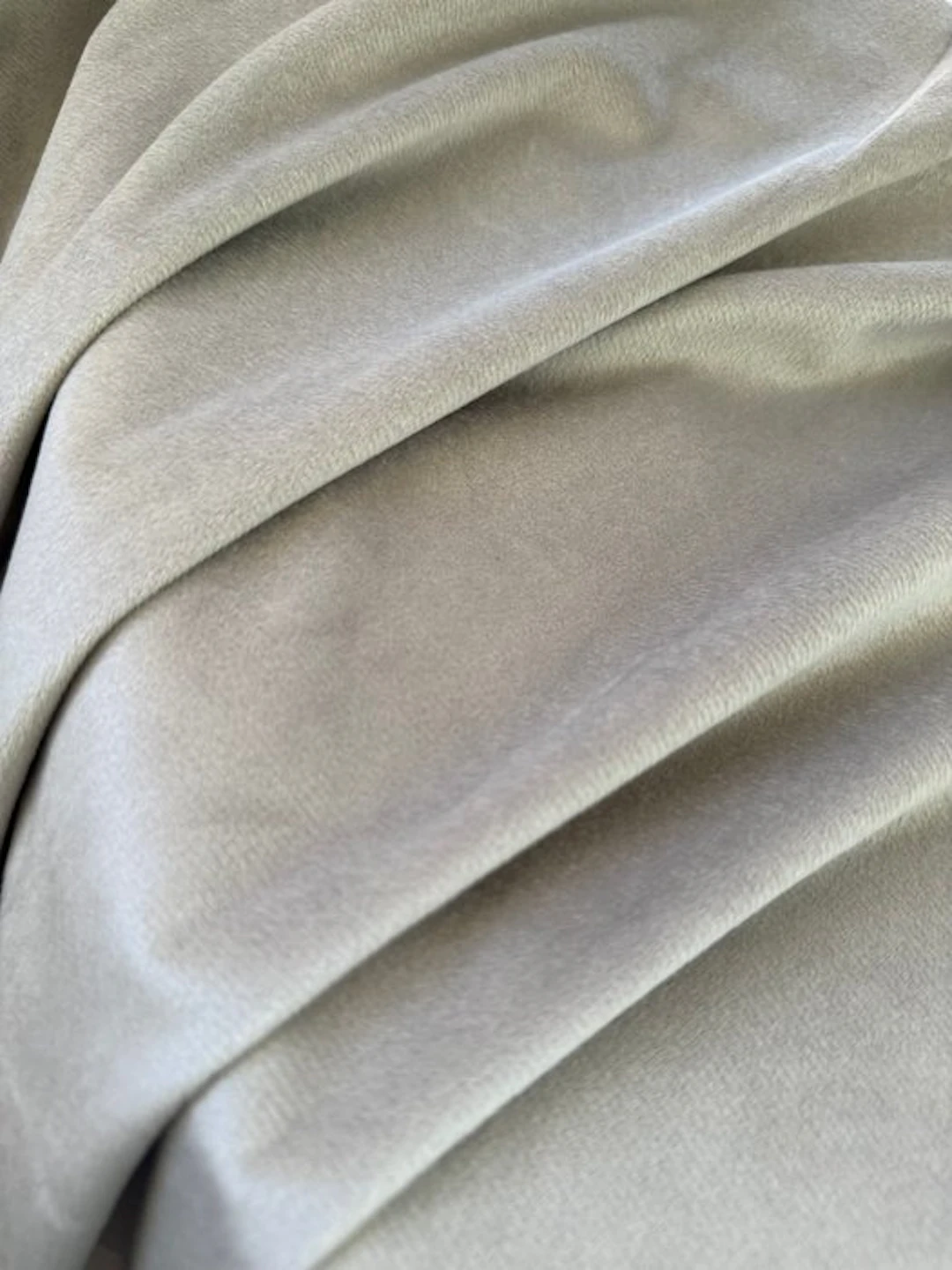 Prestigious pearl-gray velvet fabric. - Textile - 2.88 m - 2.4 m