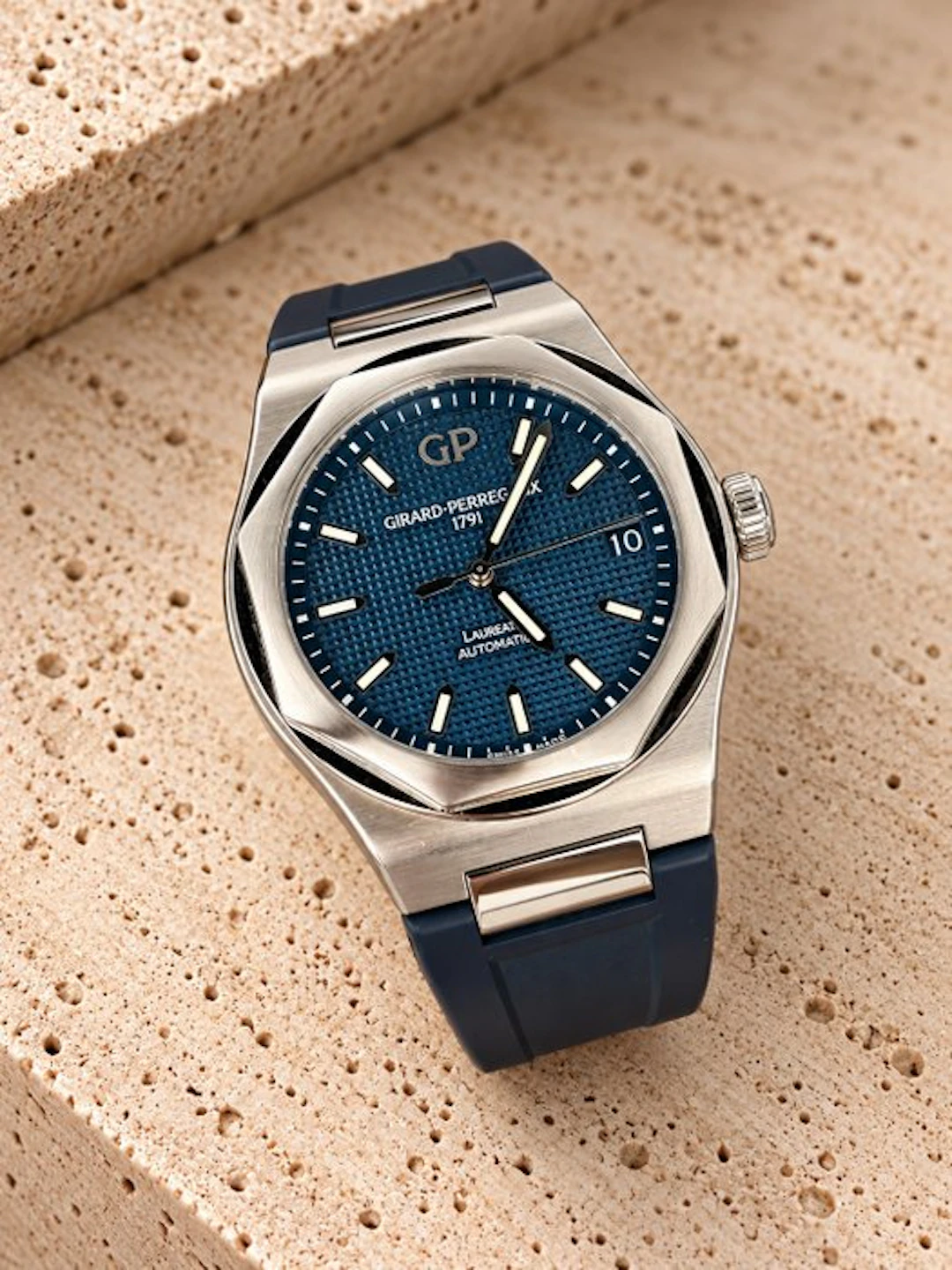 Girard-Perregaux - Laureato - 81010 - Men - 2023