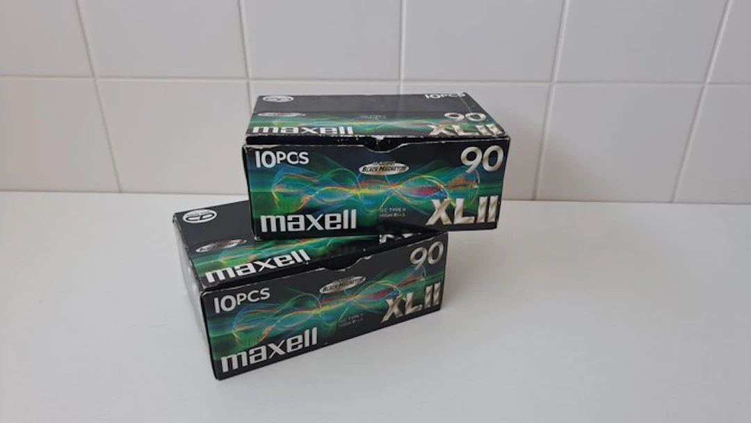 Maxell - XLII-90 - IEC Type II - Blank audio cassette