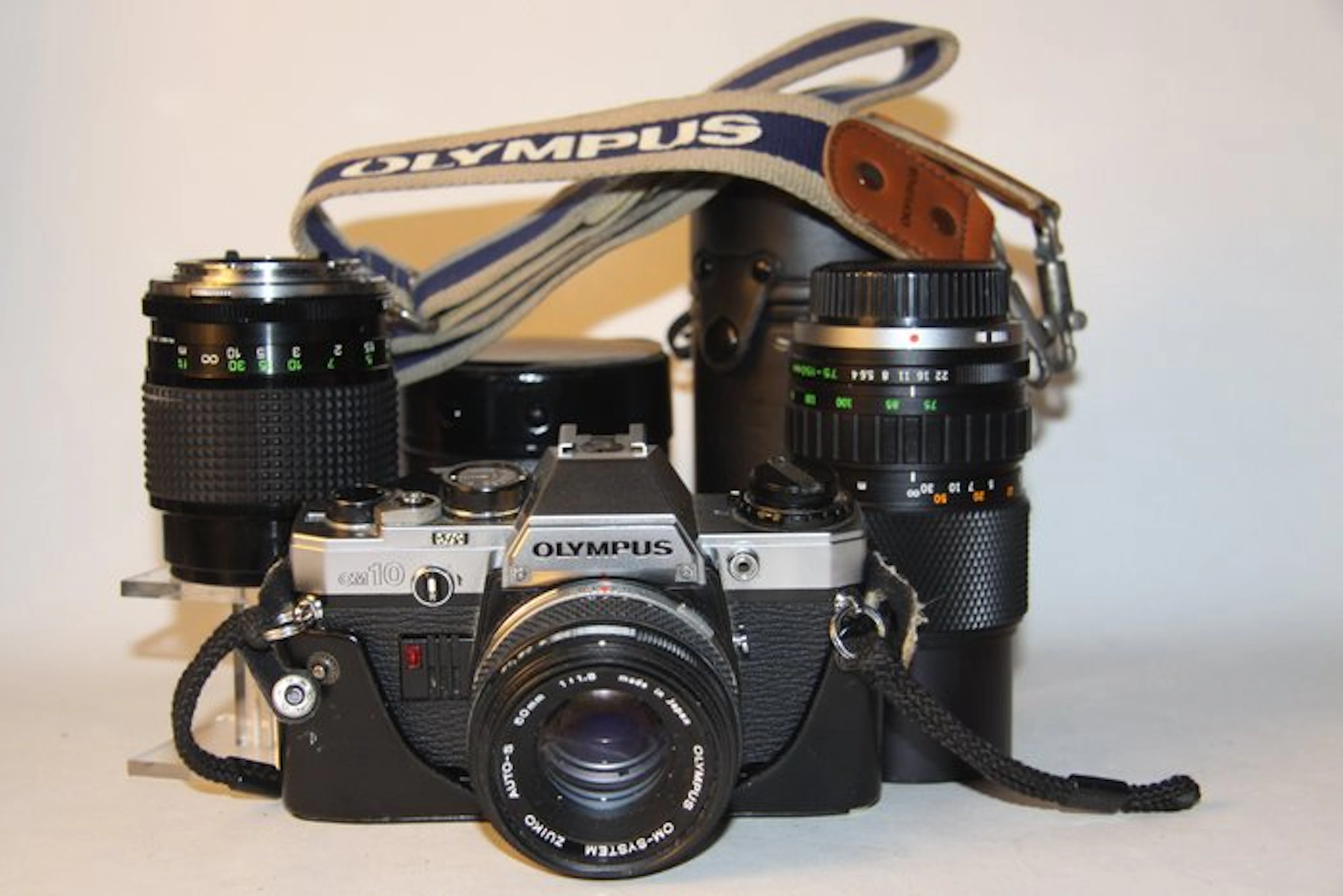 Olympus OM 10 + diverse lenzen | Single lens reflex camera (SLR)