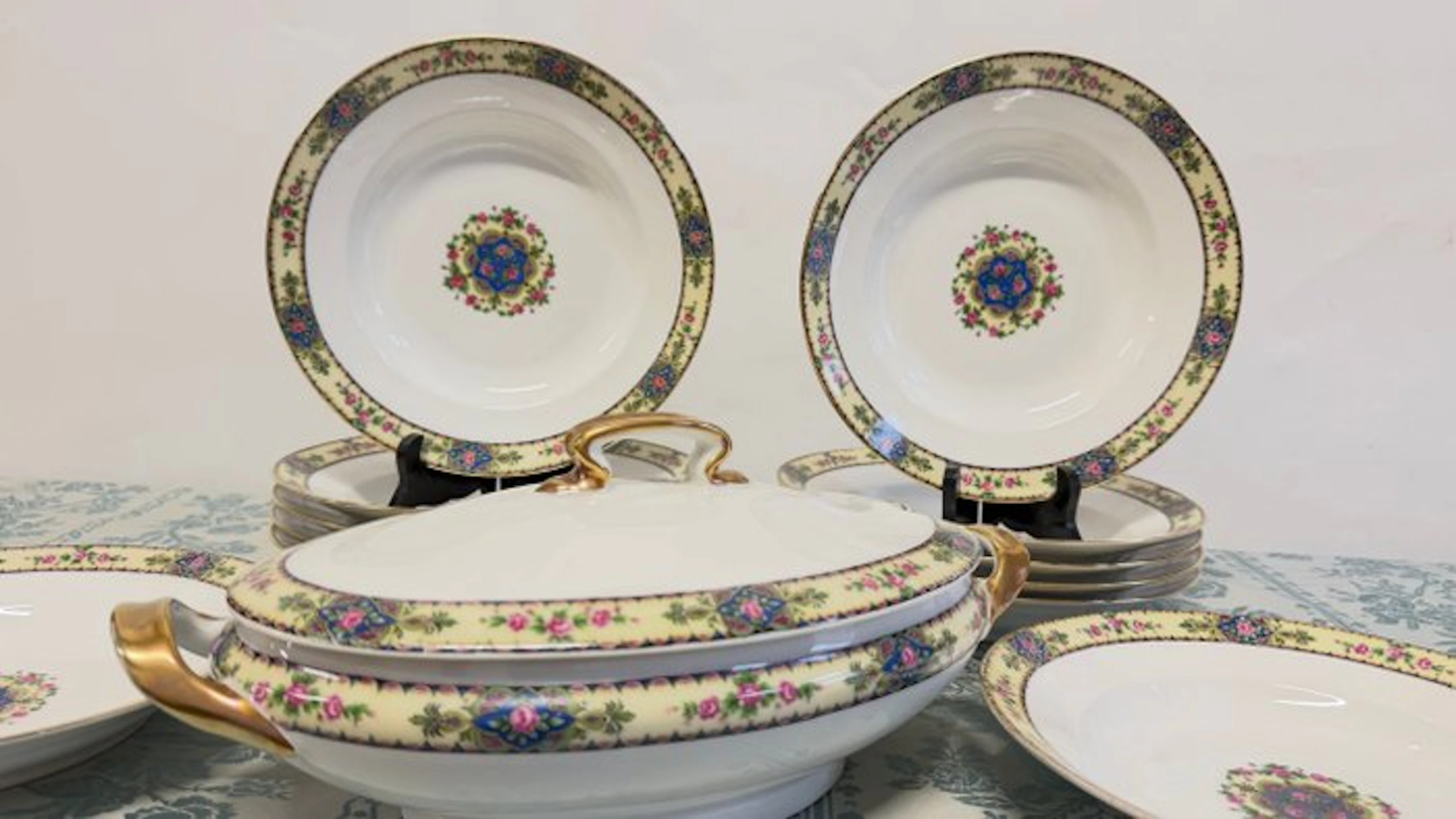 Limoges, Guérin - Dinner set (13) - Porcelain, Gold plated