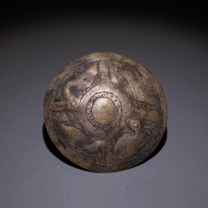 Chimú, Perú Plata Tamba - Pendiente. 4,5 cm D. 1100 - 1400 d.C. Licencia de Importación Española.