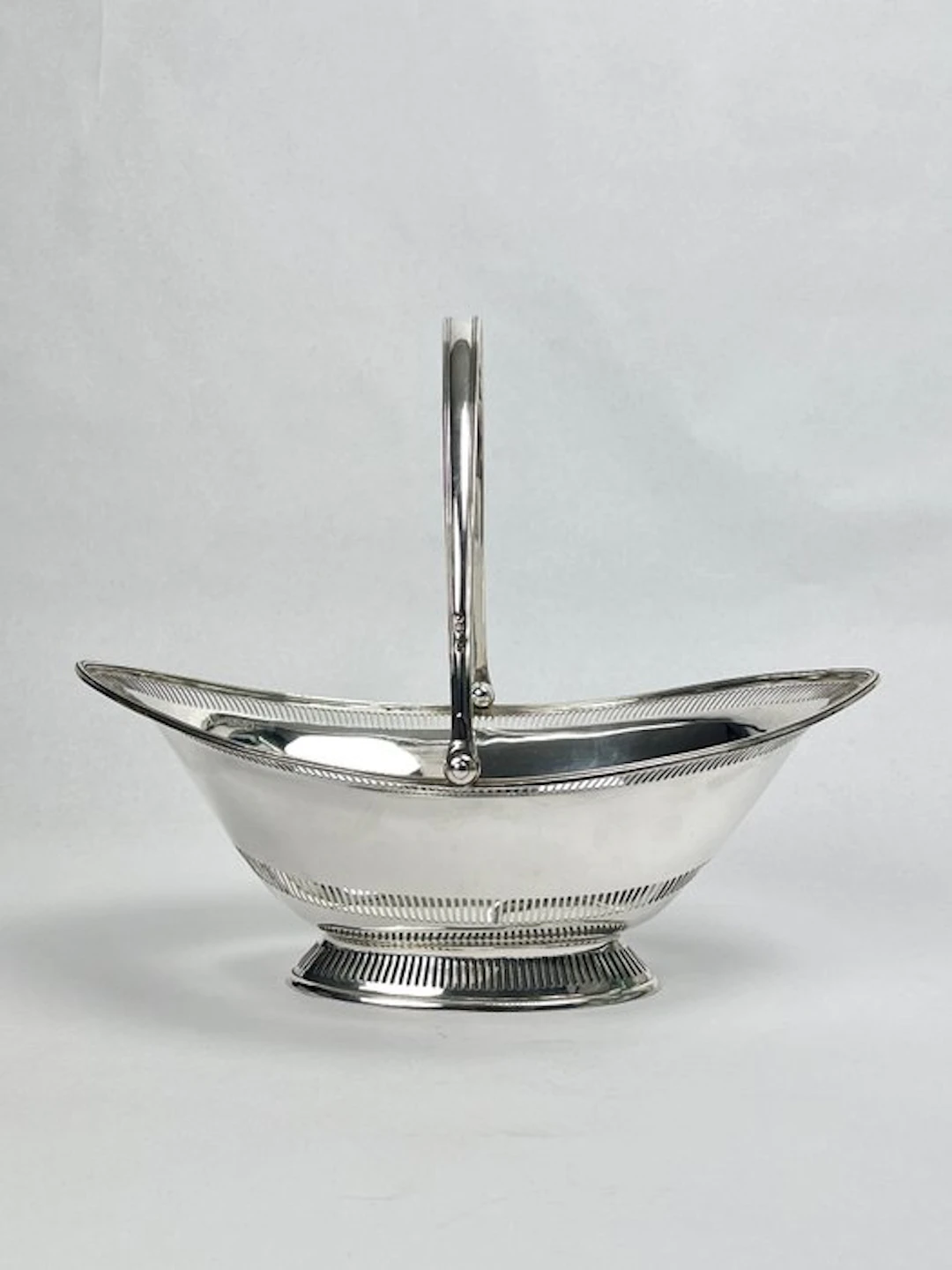 Charles Boyton & Son Ltd - Centrepiece - Large - Flowers