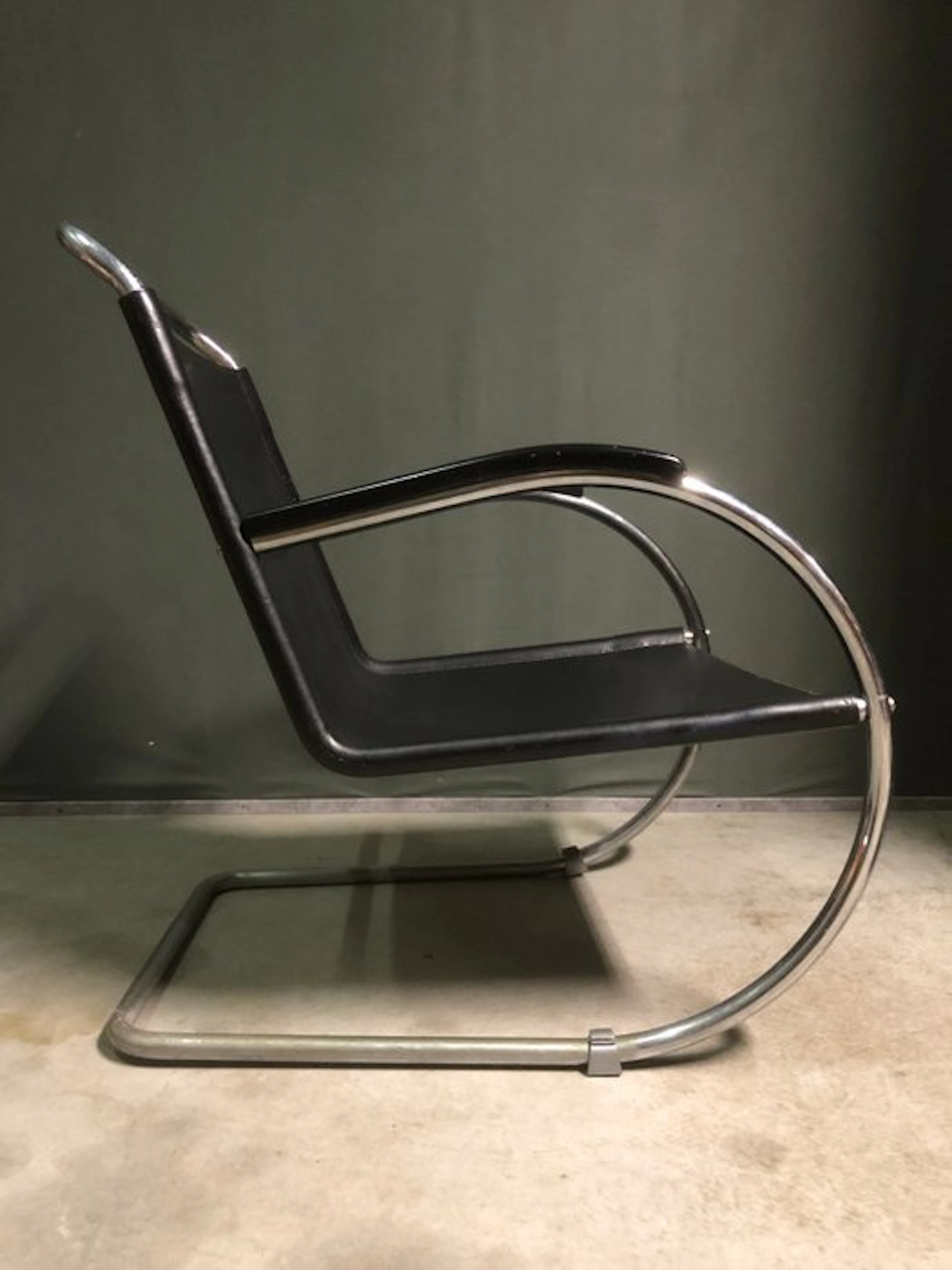 E.M.S. Overschie. - Fauteuil - Chrome, Leather, Steel - Bas Van Pelt