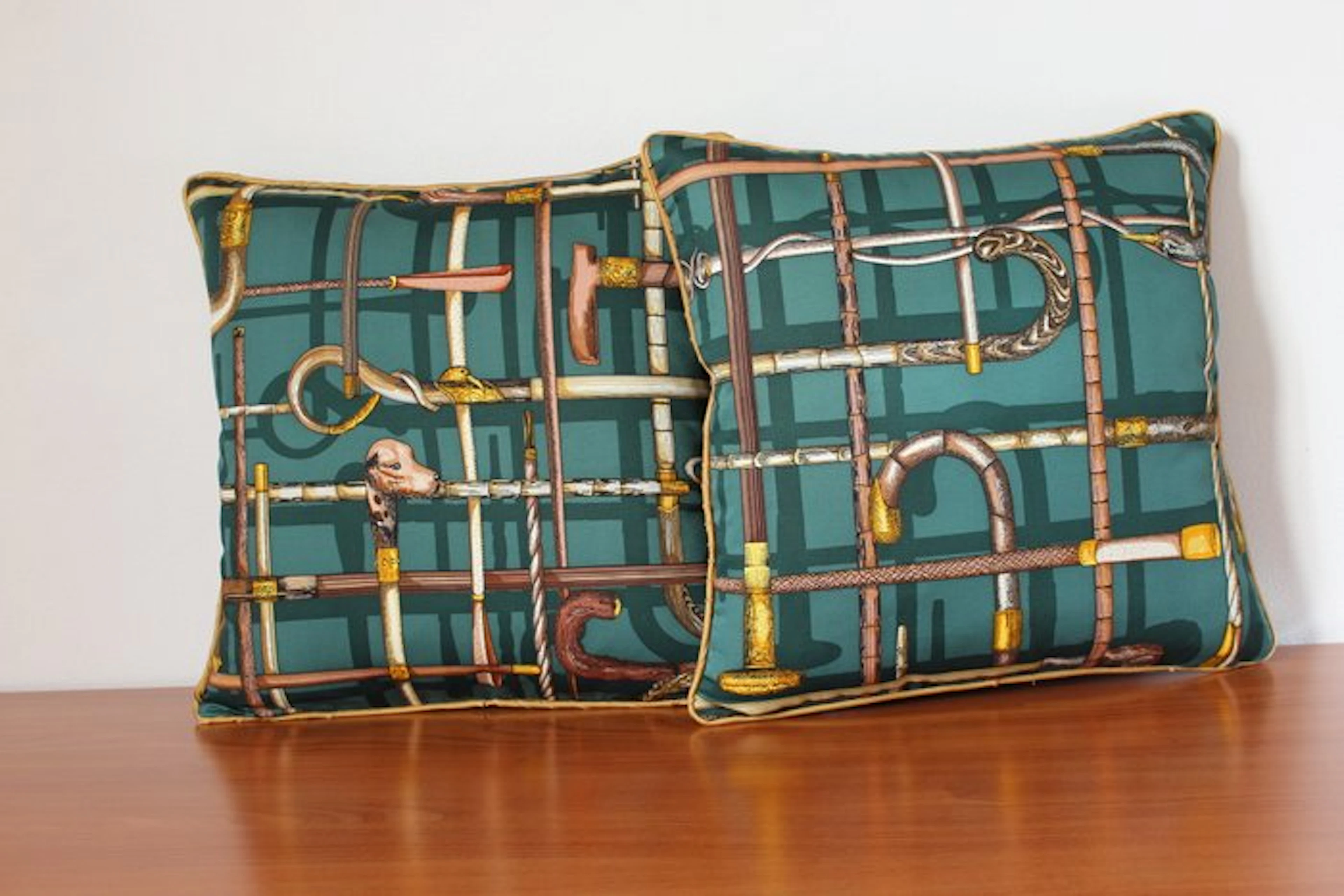 Cushions with vintage fabric 'Bastoni' by Piero Fornasetti - Cushion (2)