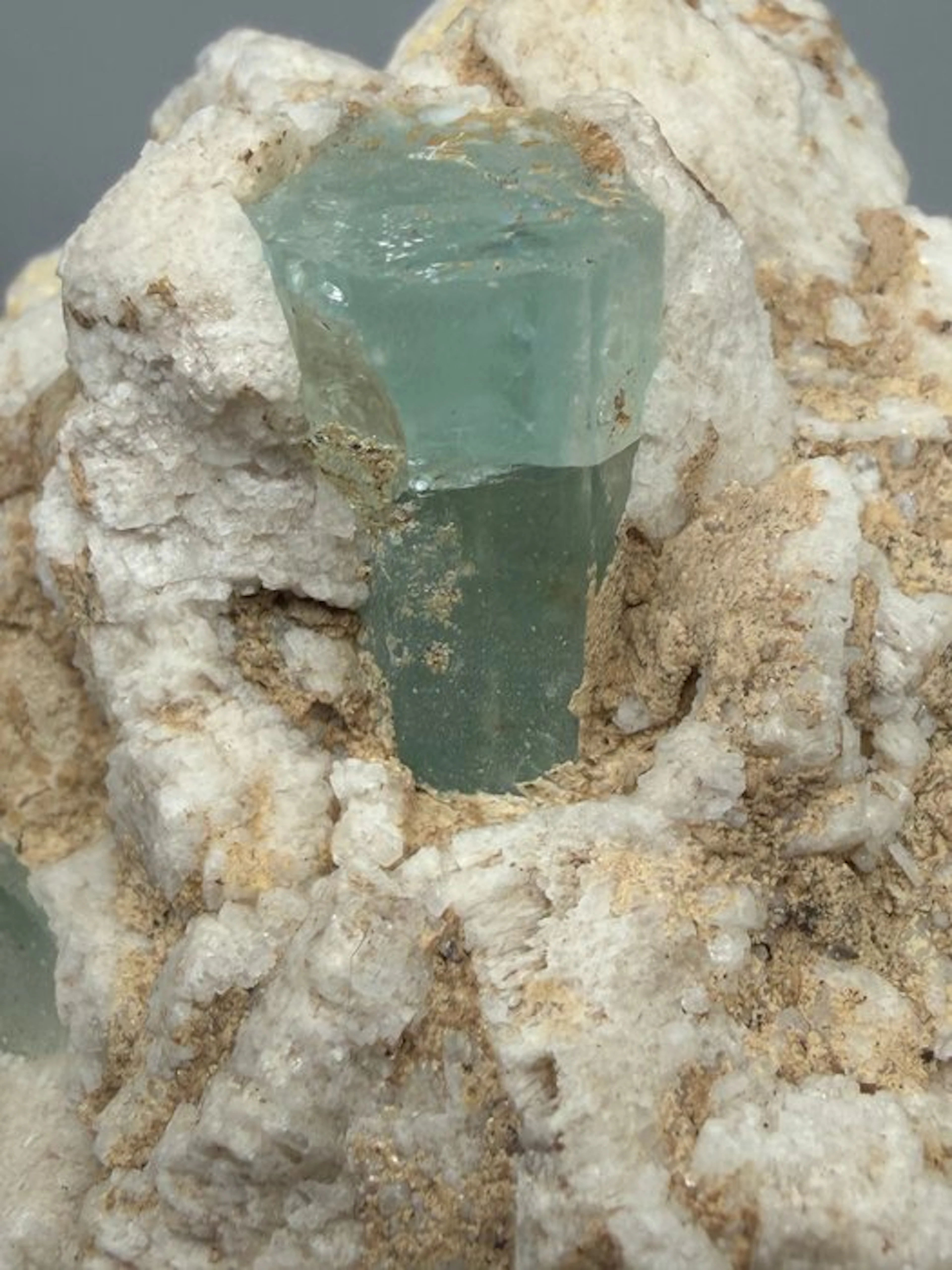 Aquamarine Specimen- 207 g - (1)
