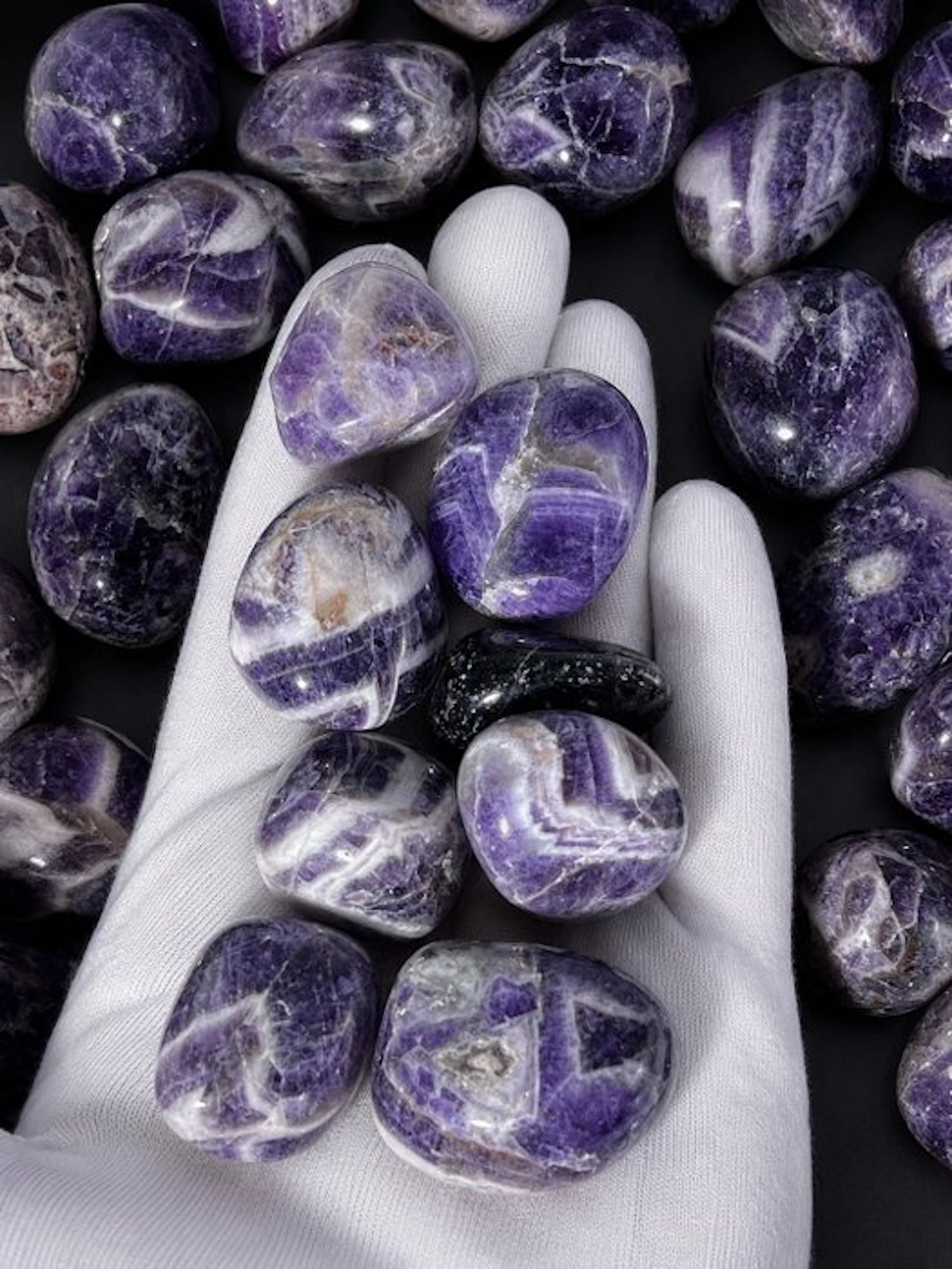 ***NO RESERVE*** Chevron Amethyst Tumble Stones – 35–38...