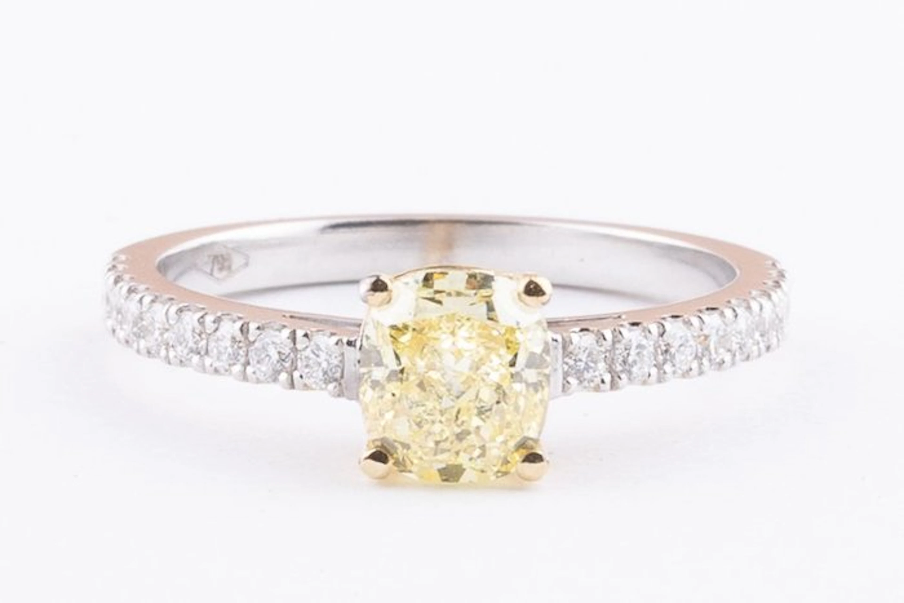 Ring - 18 kt
