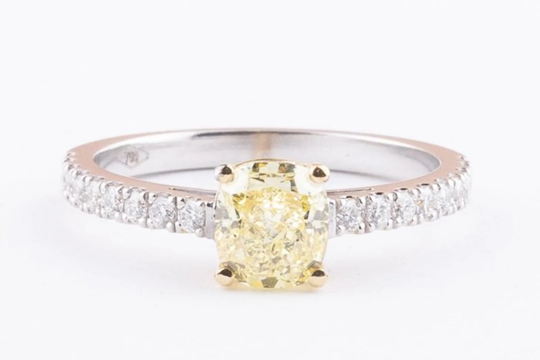 Ring - 18 kt