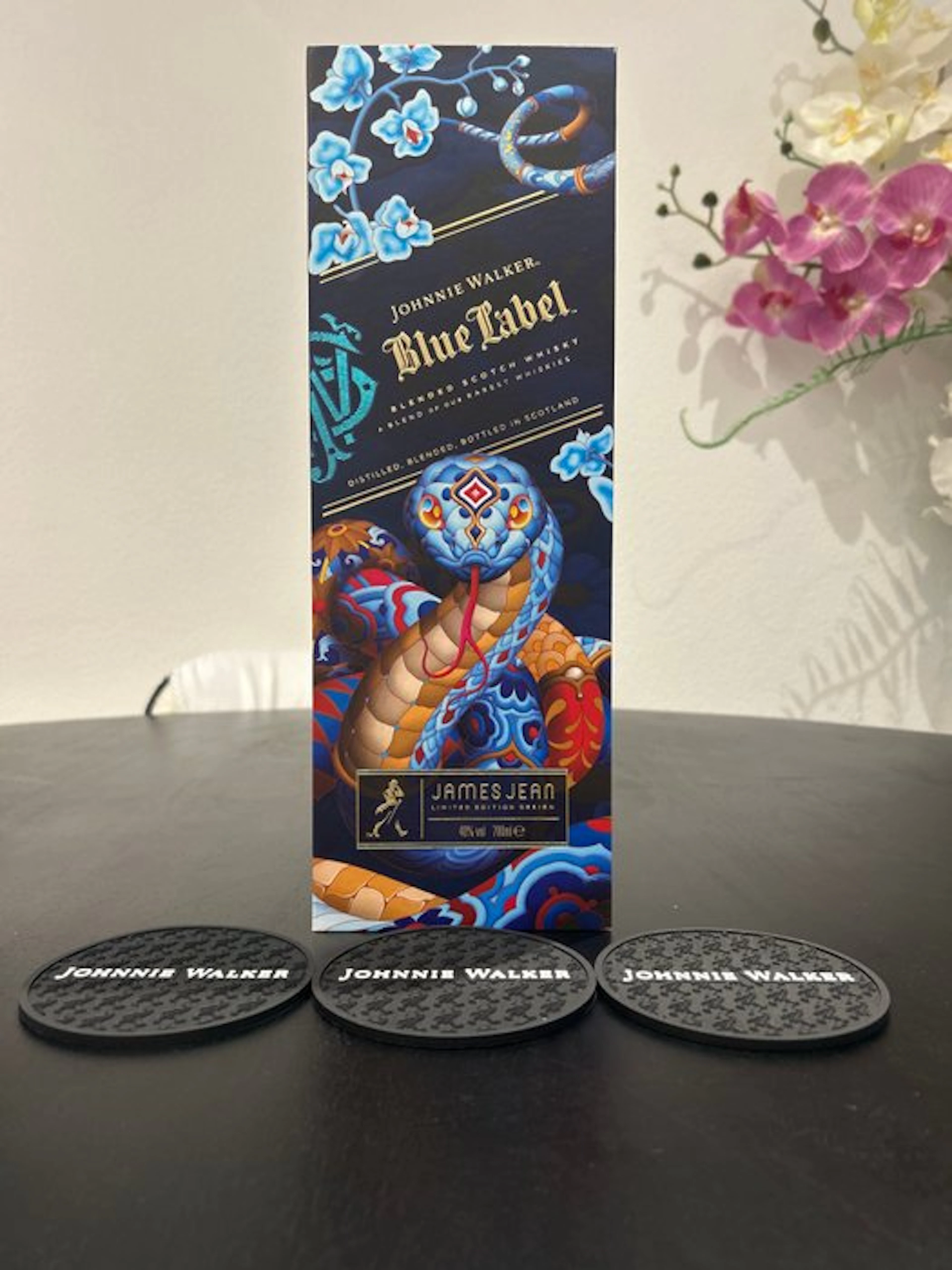 Johnnie Walker Blue Label Year Of The Snake - James Jean - b. 2024 - 70cl